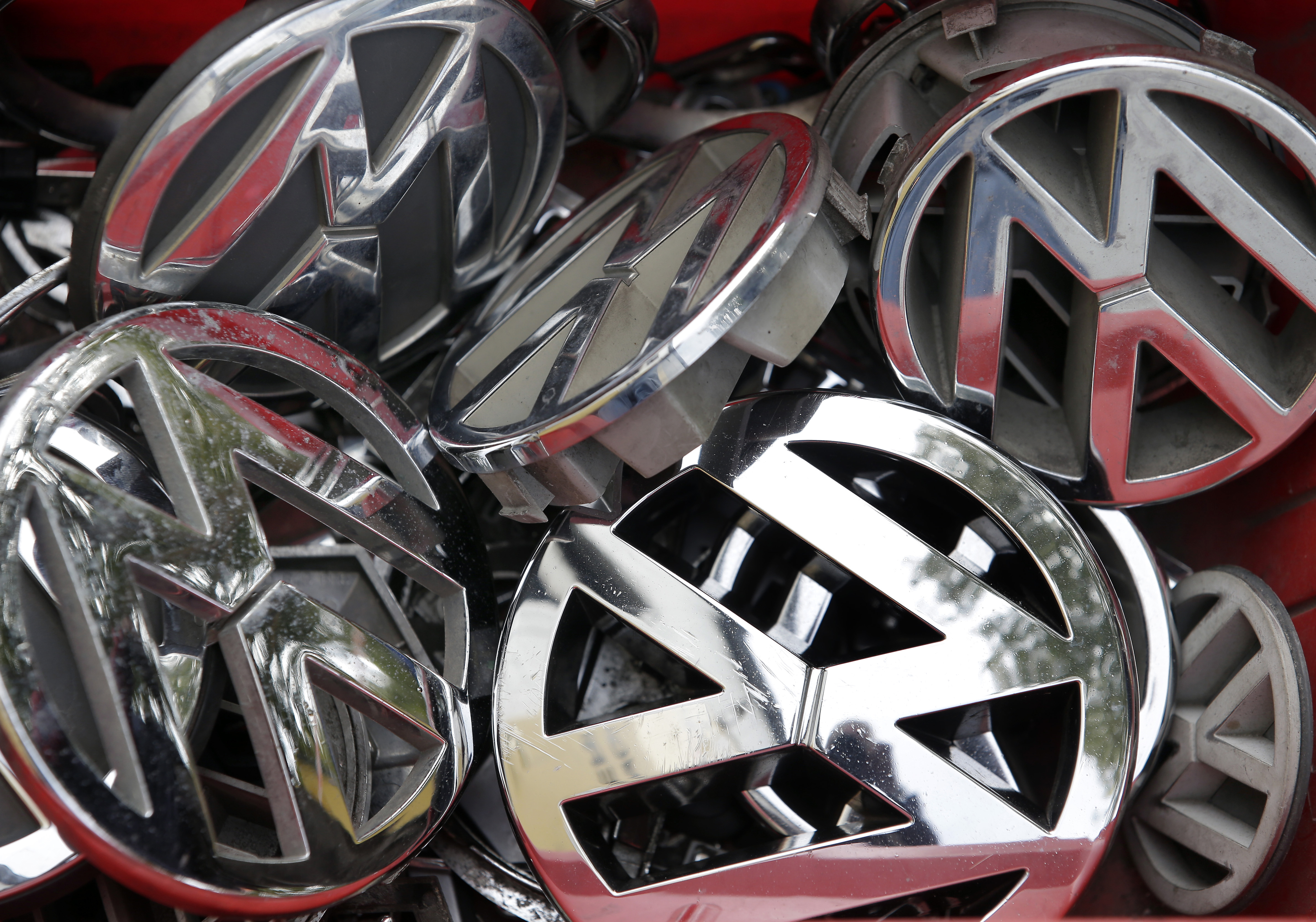 VW facing 'tsunami' of legal trouble in emissions scandal