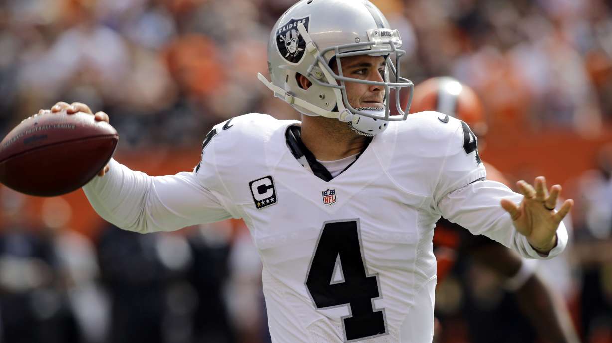 Carr, Raiders end road skid with 27-20 win over Browns