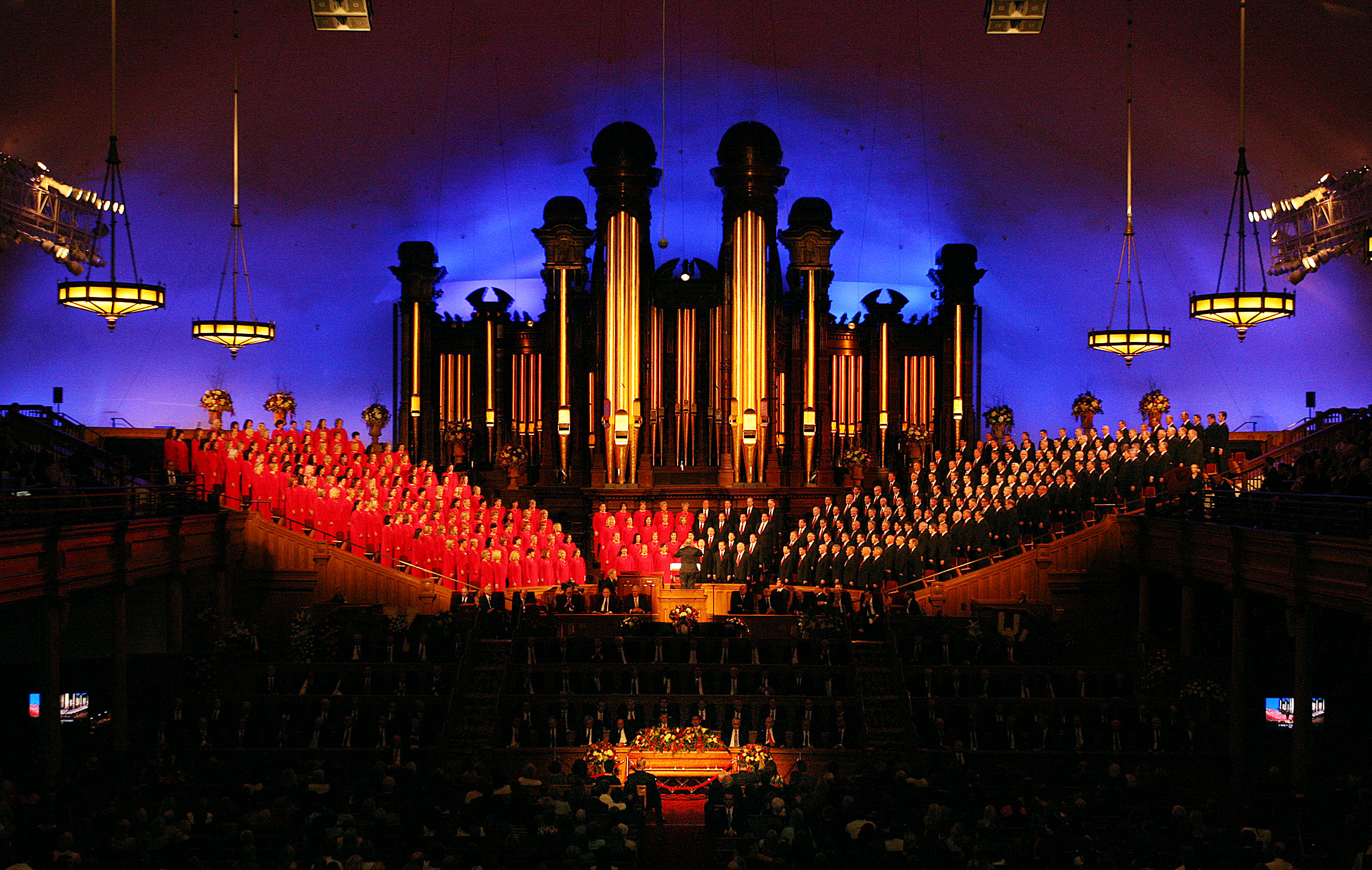 The Tabernacle Choir performs during funeral services for Elder Richard G. Scott of the Quorum of the Twelve Apostles of The Church of Jesus Christ of Latter-day Saints in the Tabernacle on Temple Square in Salt Lake City, Monday, Sept. 28, 2015. (Photo: Ravell Call/Deseret News)