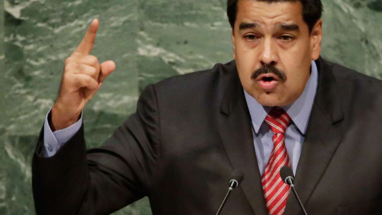 Venezuela agrees to let deported Colombians move back