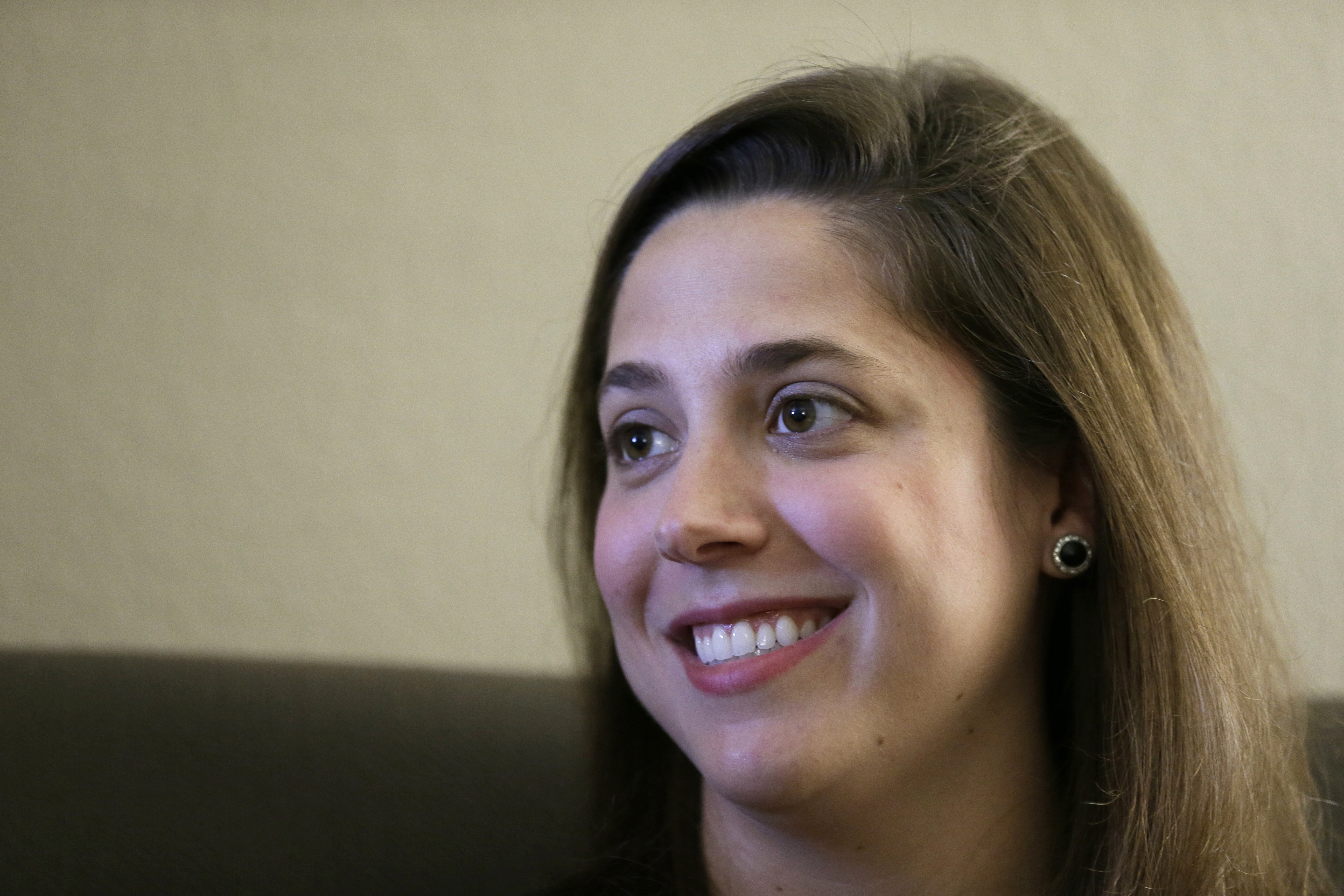 Carly Fiorina's campaign includes the rare job: "body woman"