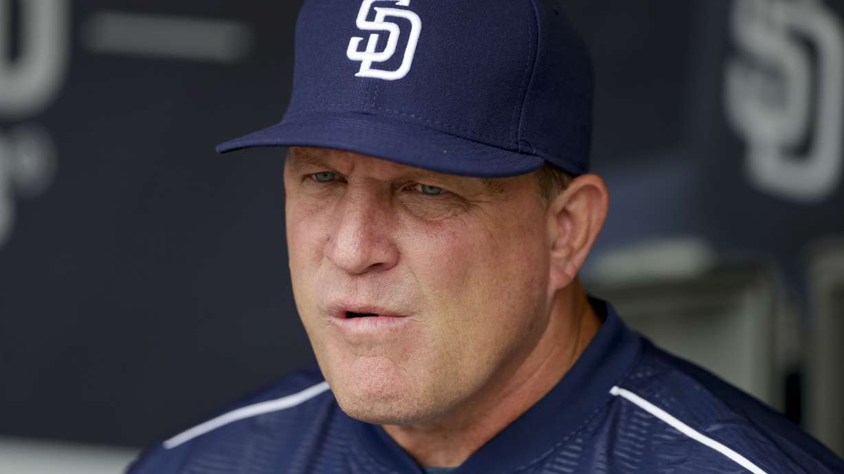Preller looking for manager to get Padres playing better