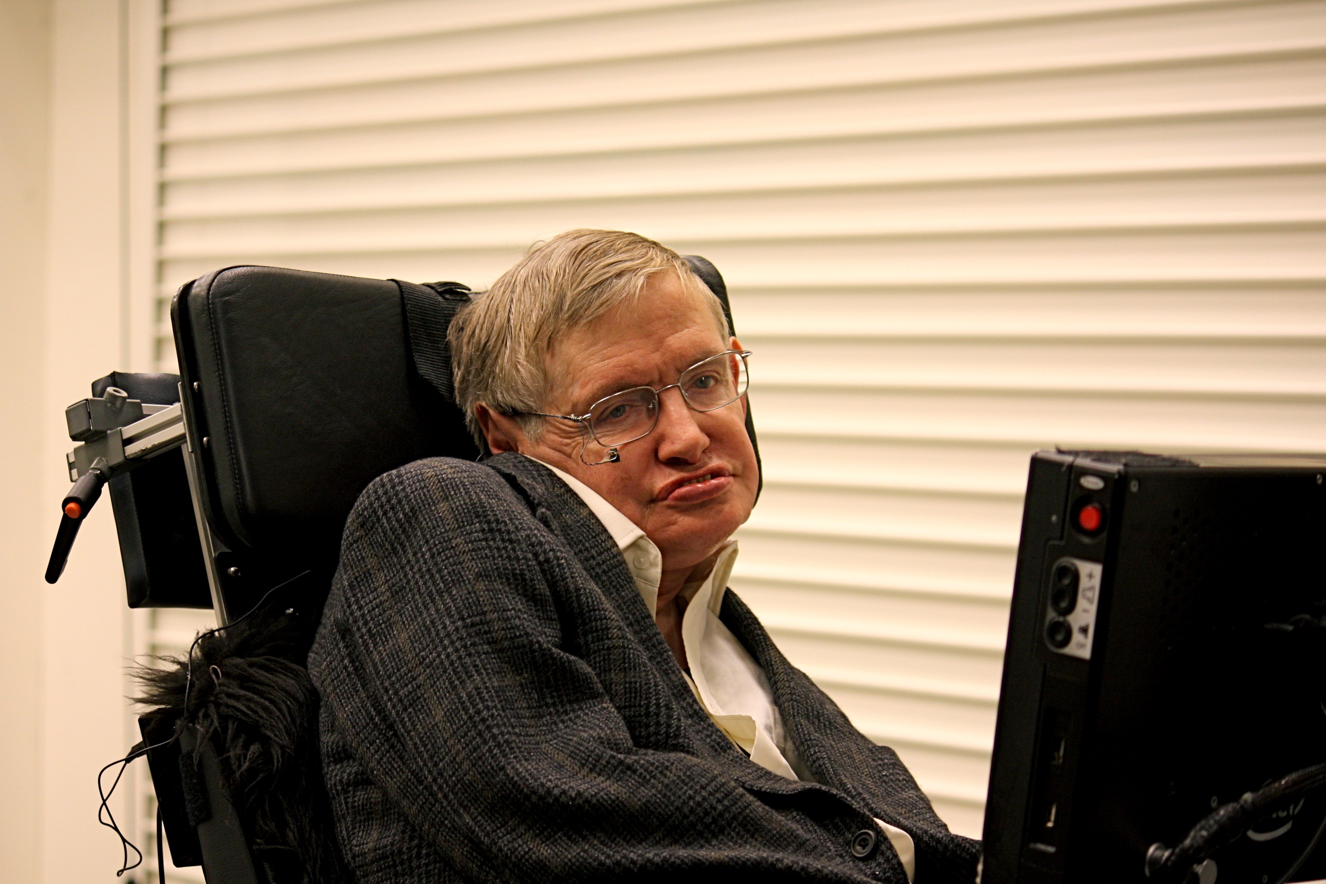 Stephen Hawking answers questions on Reddit AMA