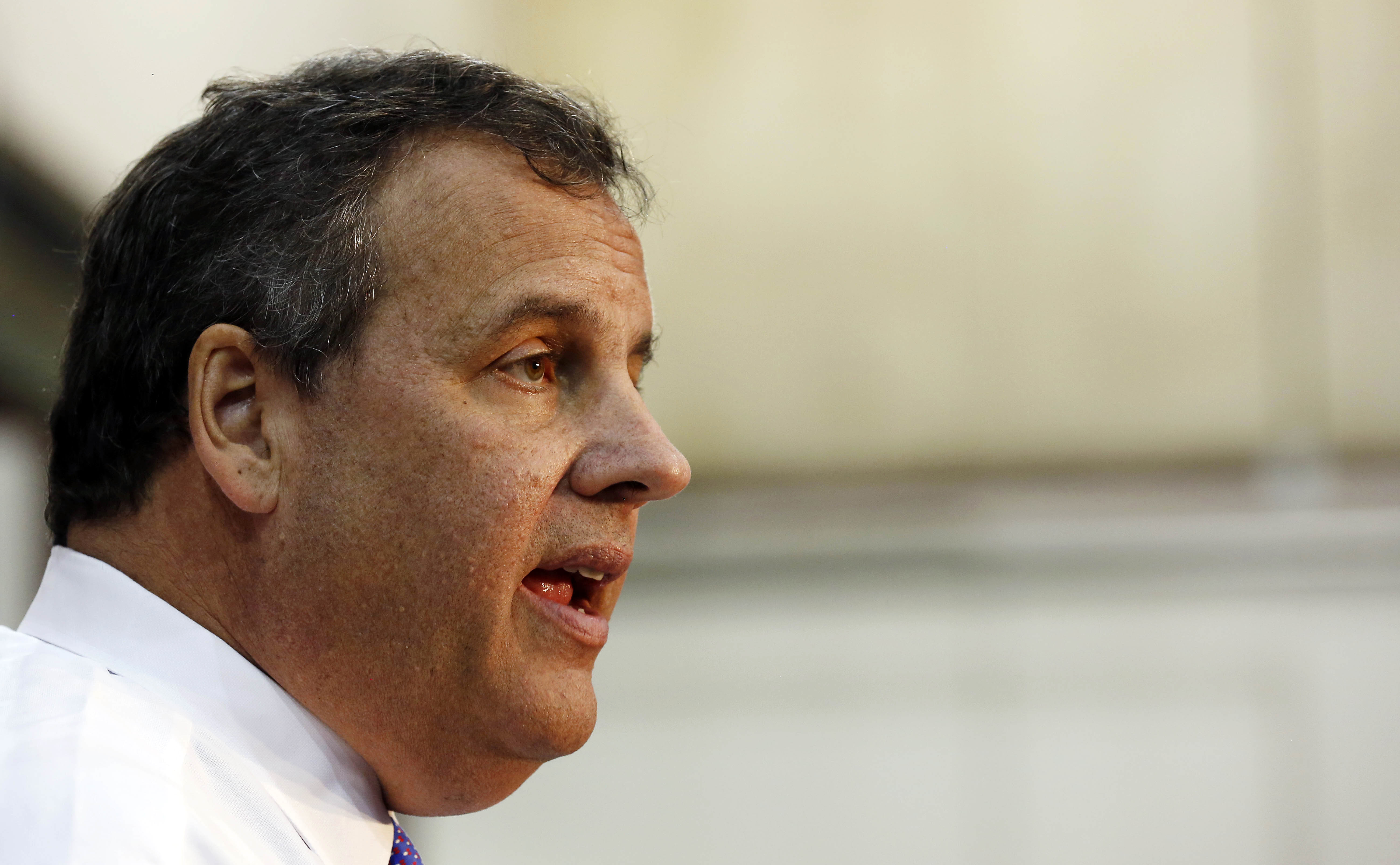 Christie and wife earned nearly $1 million in 2014