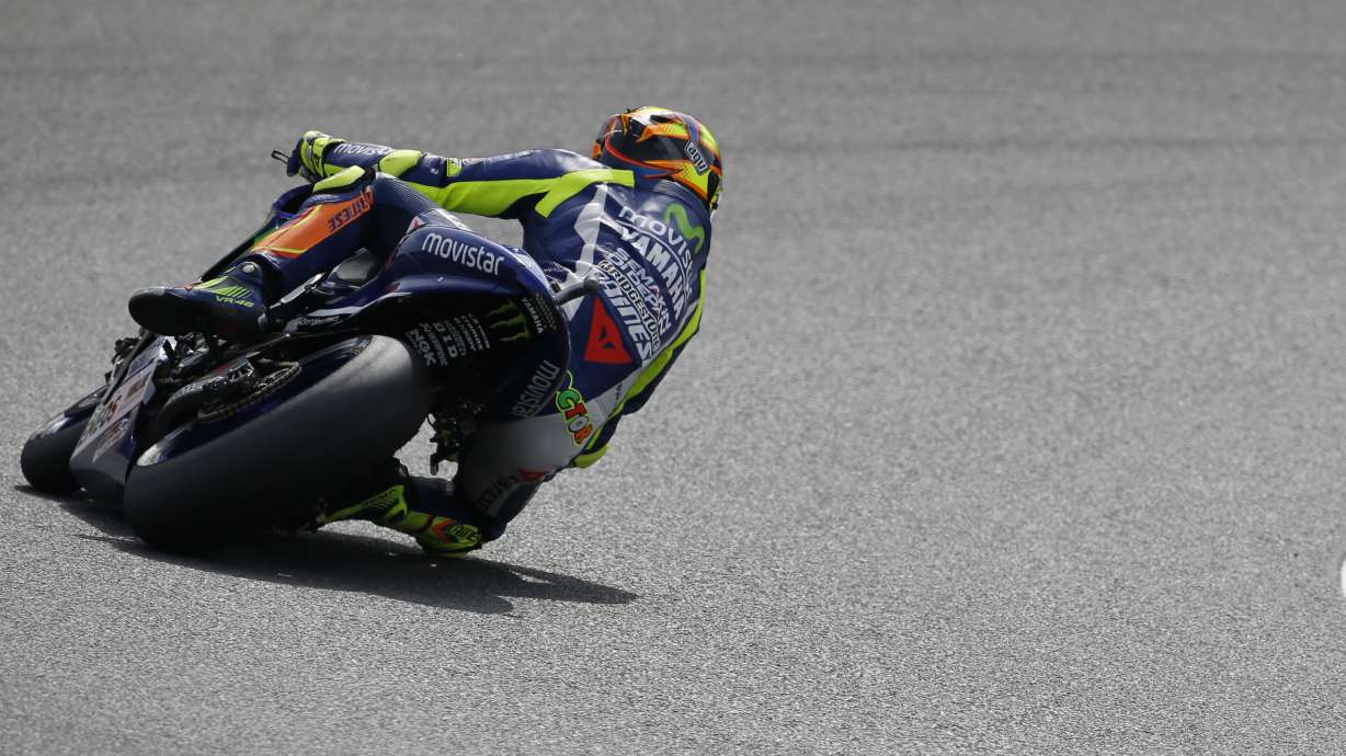 Lorenzo claims pole in Japan