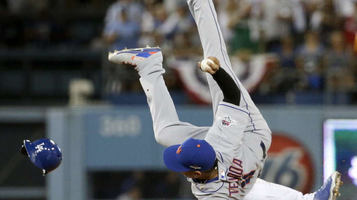 Utley's takeout slide breaks Tejada's leg in Game 2 of NLDS