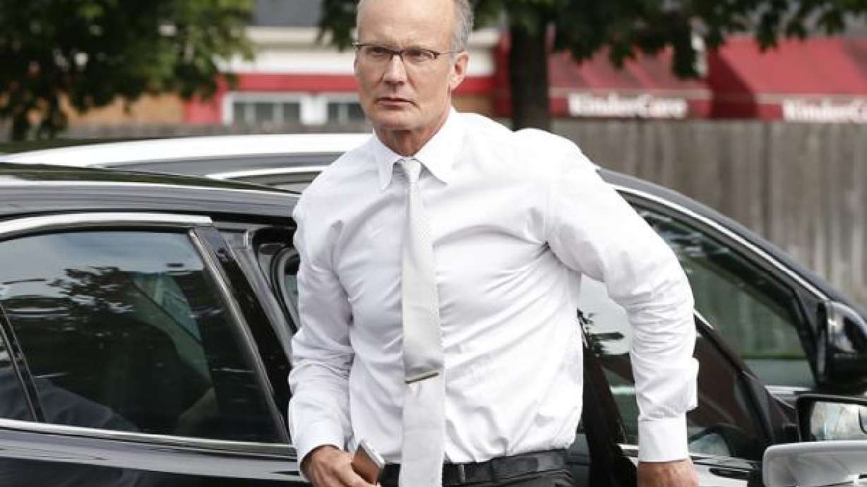 Zimbabue ya no buscará extraditar a dentista que cazó león