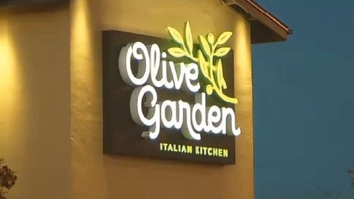 On-duty police officer asked to leave Olive Garden for carrying gun