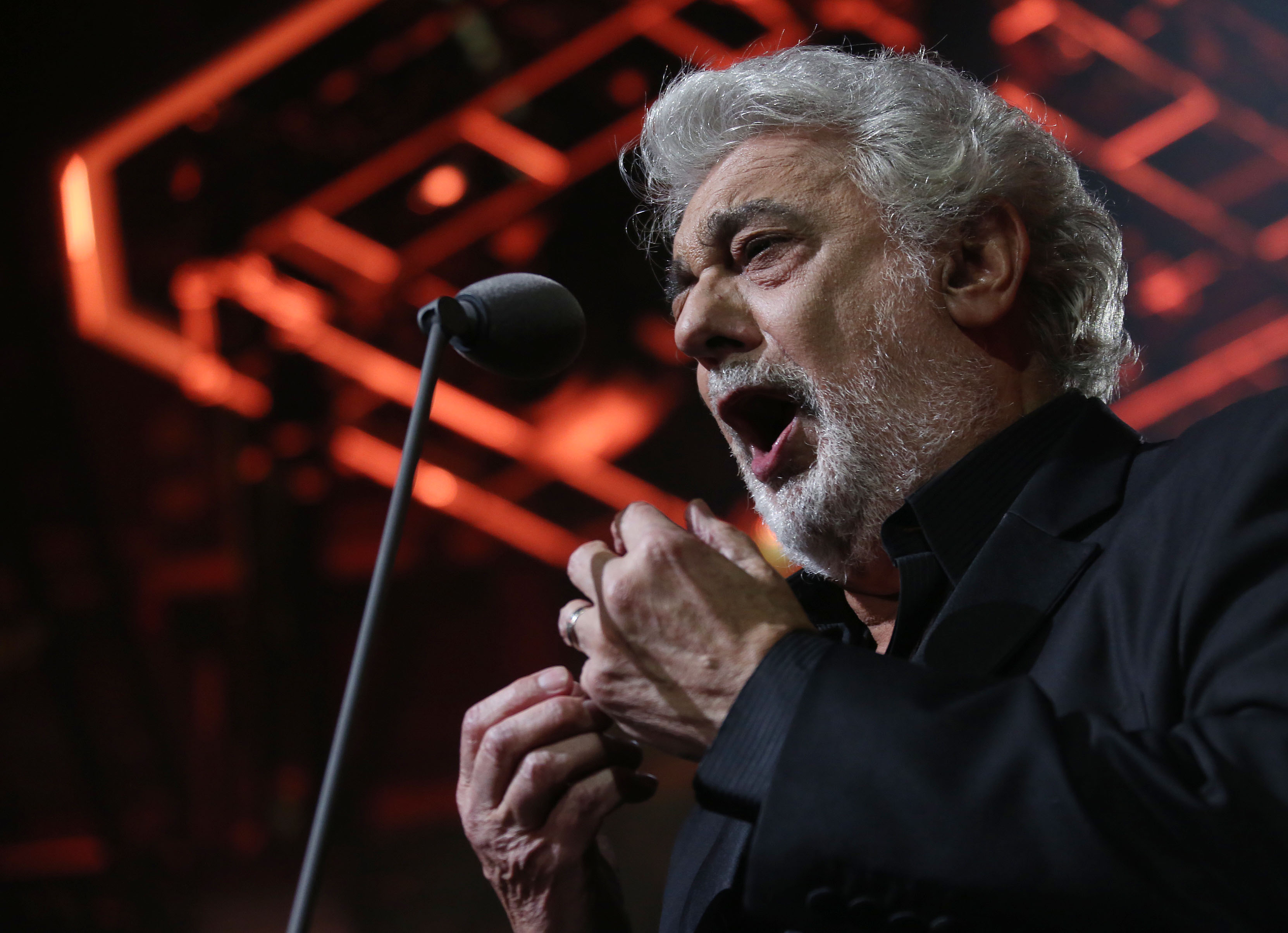 Gallbladder pain forces Placido Domingo to cancel some gigs