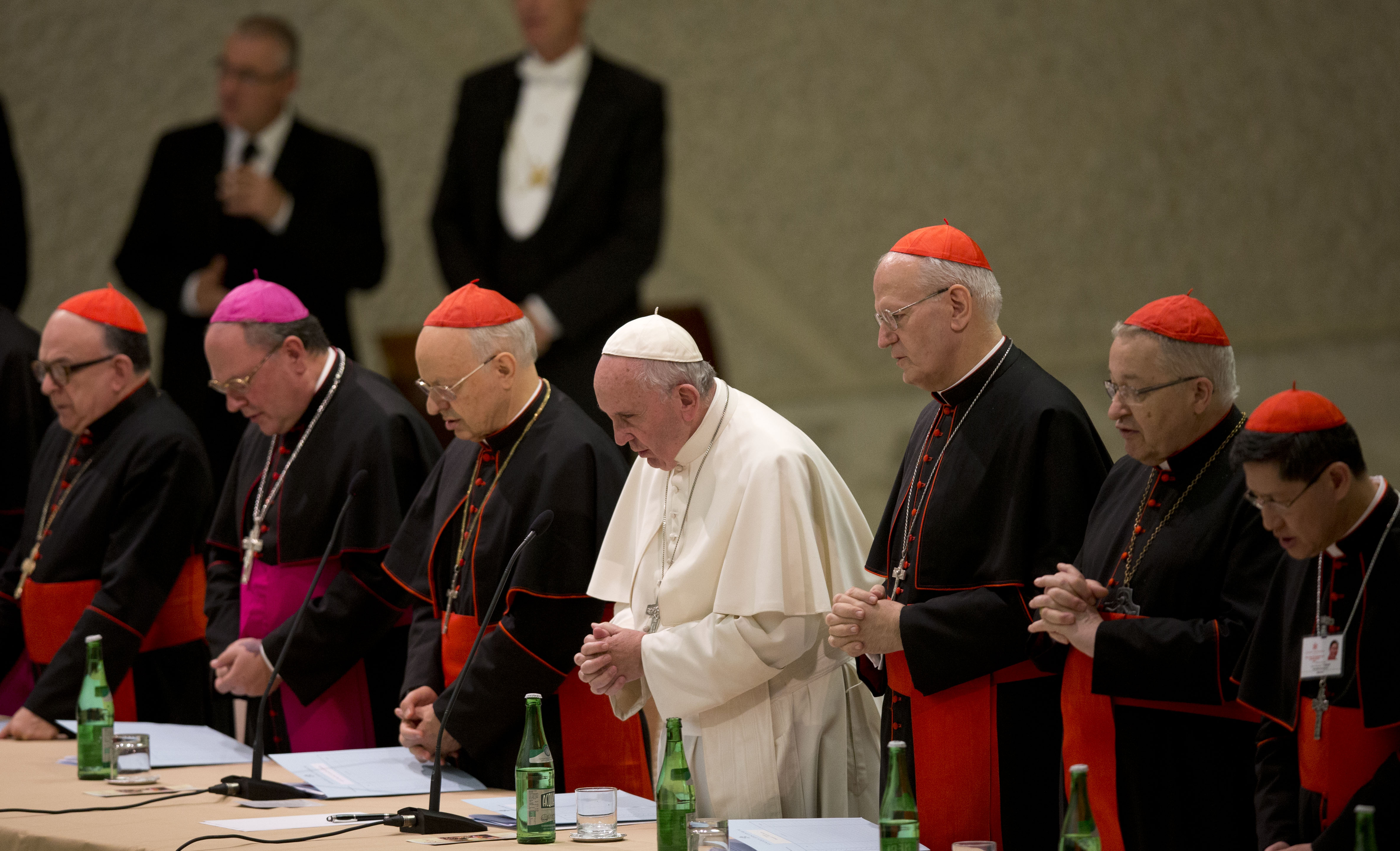 Pope canonizes first married couple in modern times