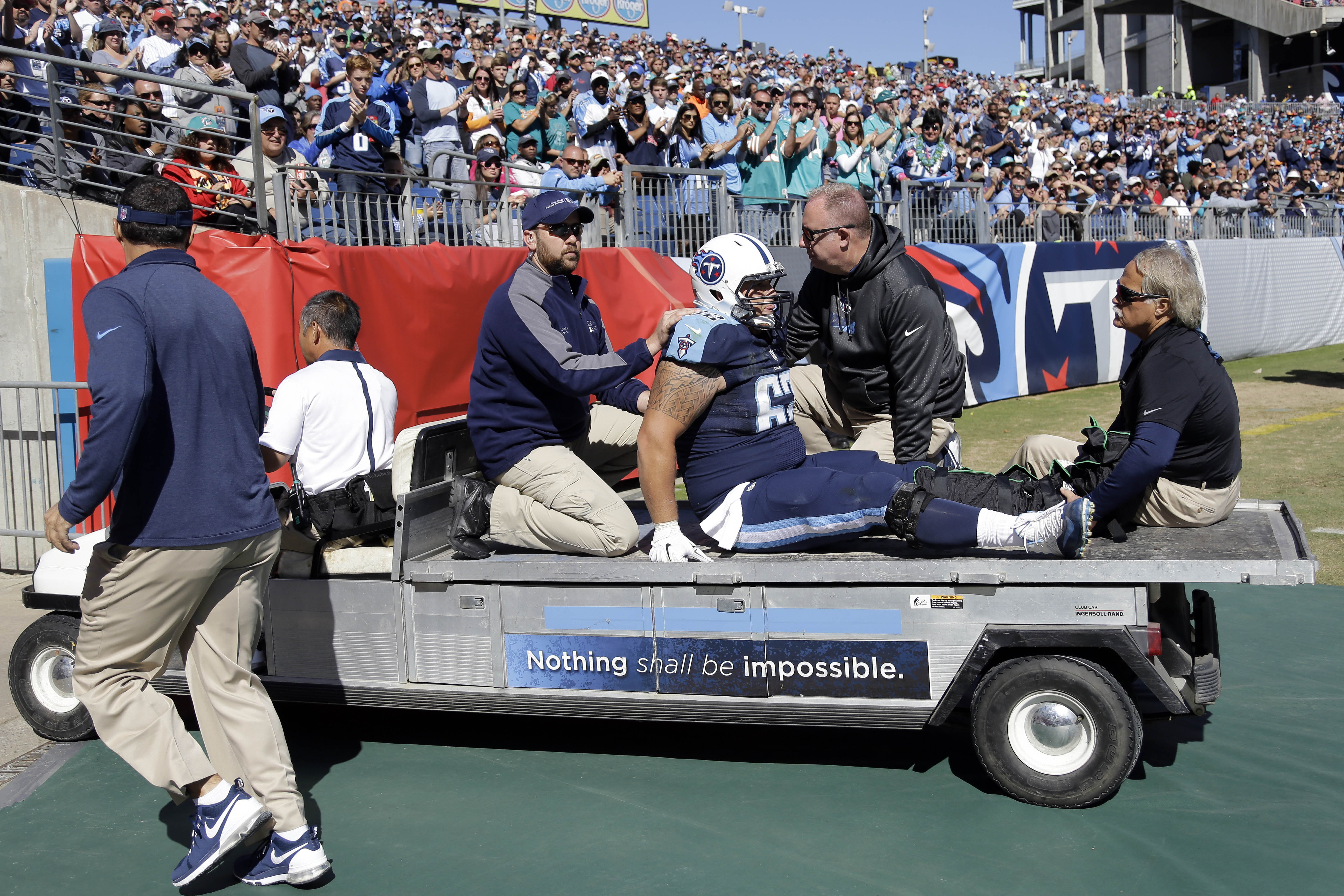 Titans place center Brian Schwenke on IR, add Joe Looney