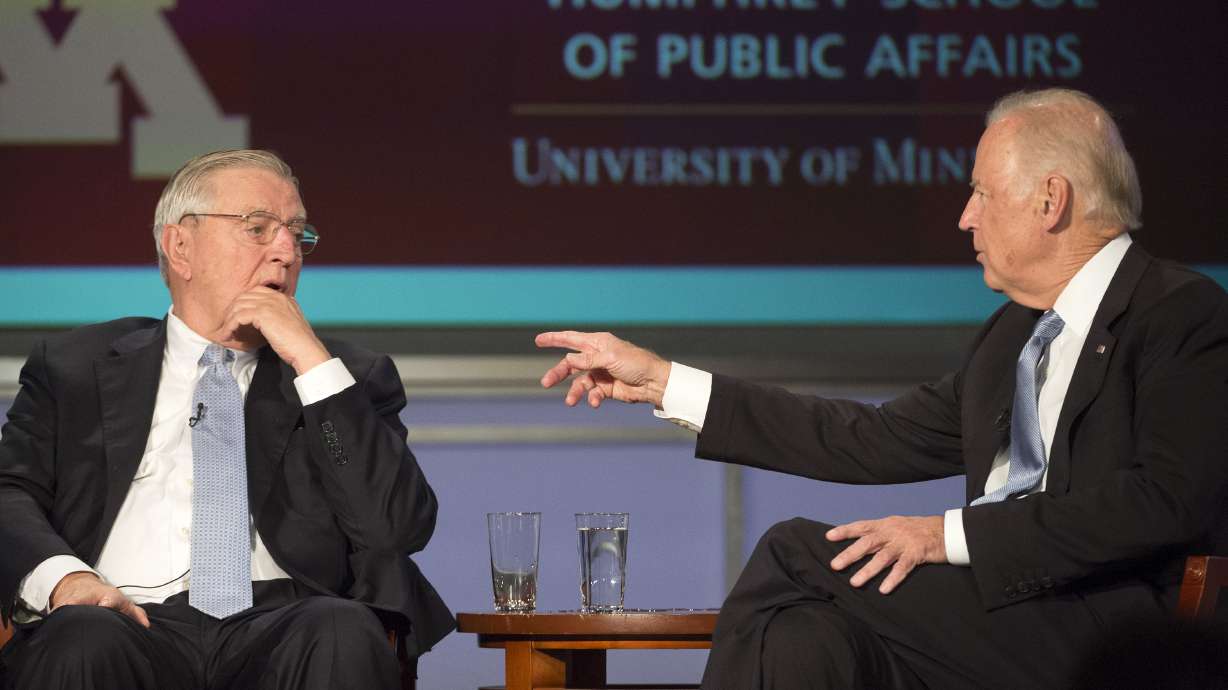 Cracking jokes, Jimmy Carter honors former VP Mondale