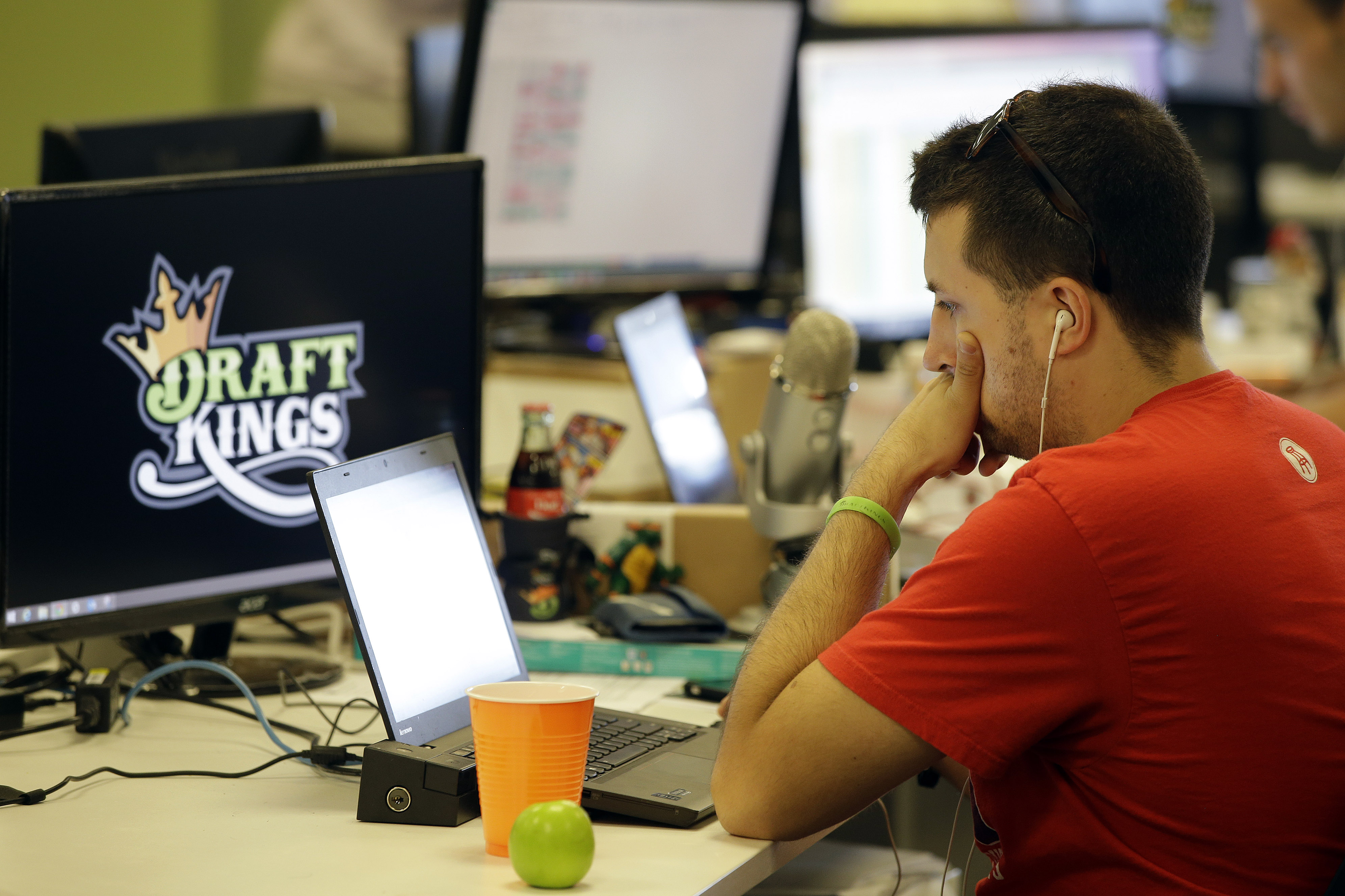 New York to daily fantasy sports: Stop taking bets here