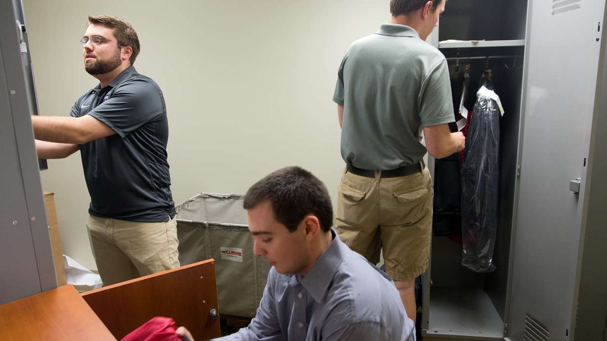 Creighton student entrepreneurs make dry cleaning accessible