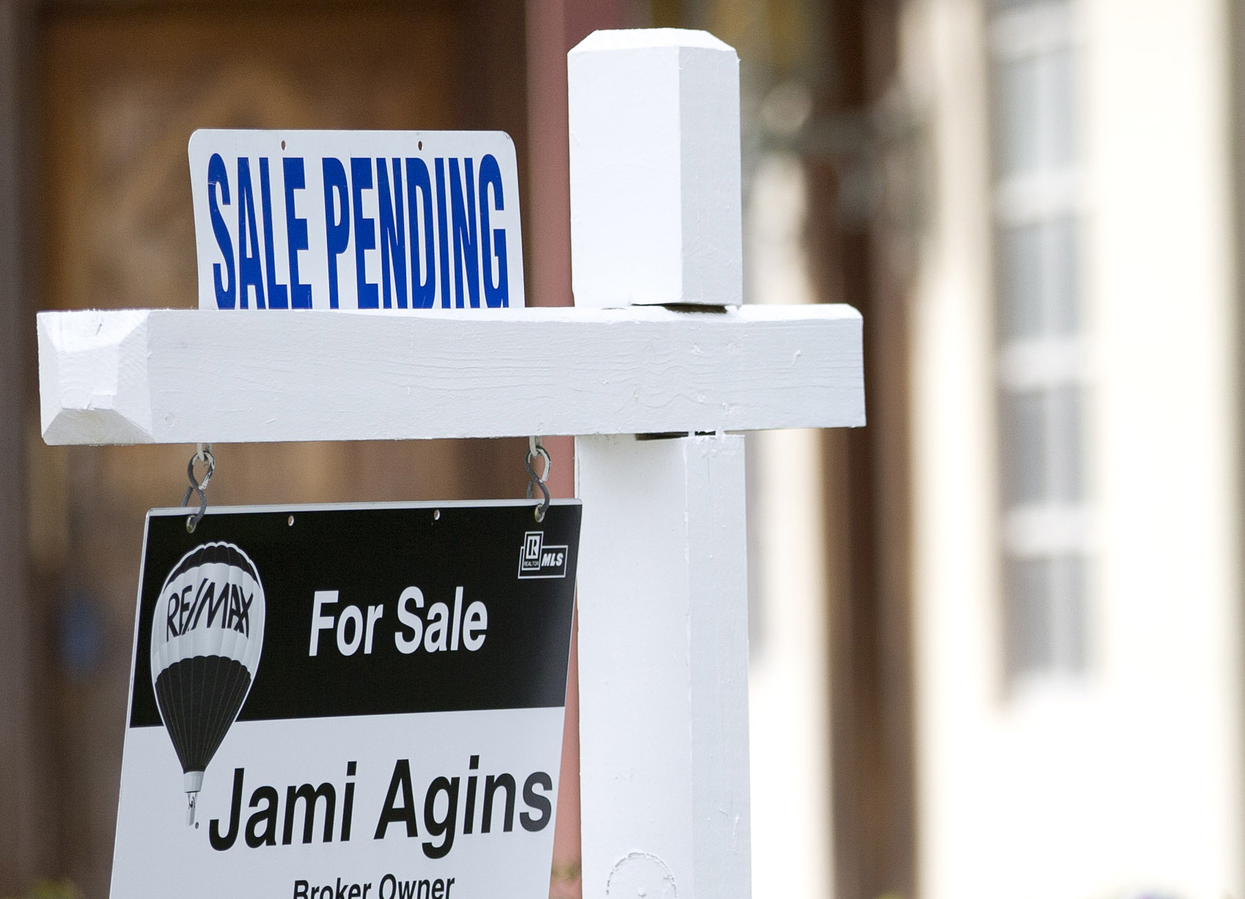 Fewer Americans signed contracts to buy homes in September