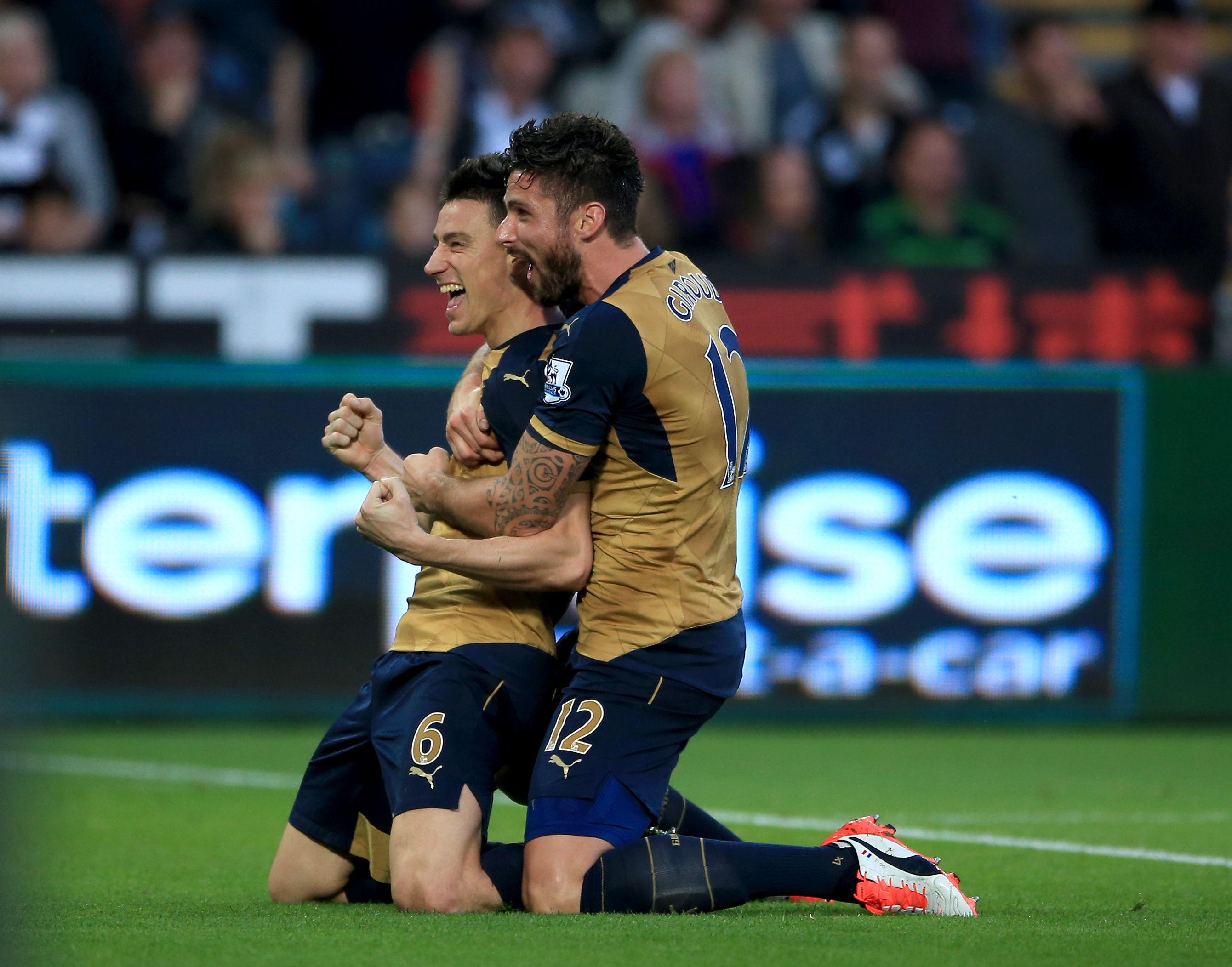 Arsenal beats Swansea 3-0 in Premier League