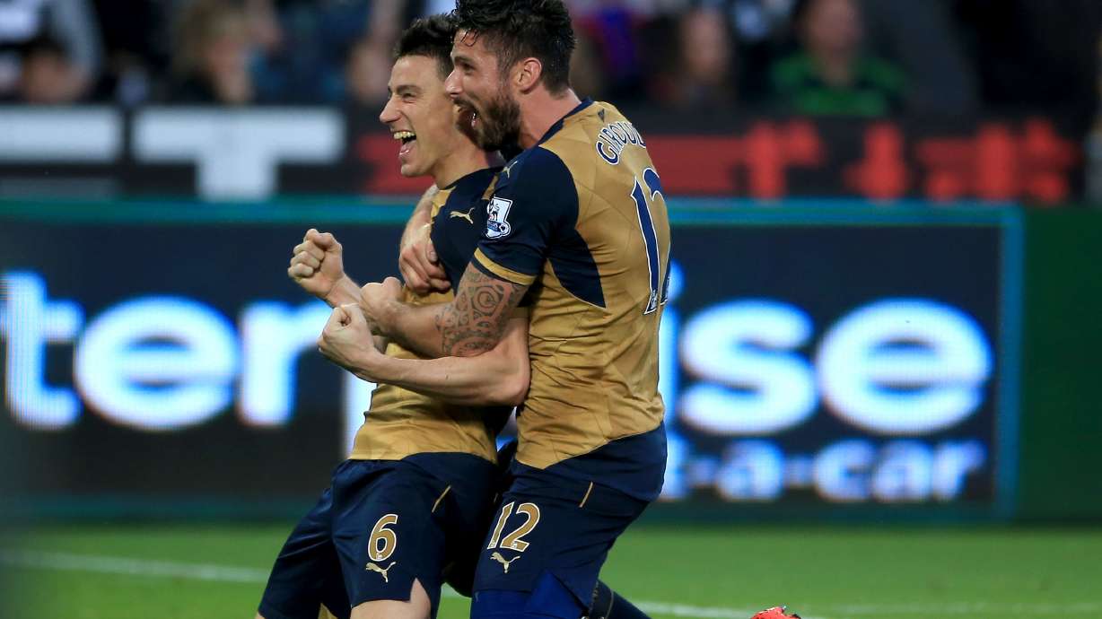 Arsenal beats Swansea 3-0 in Premier League