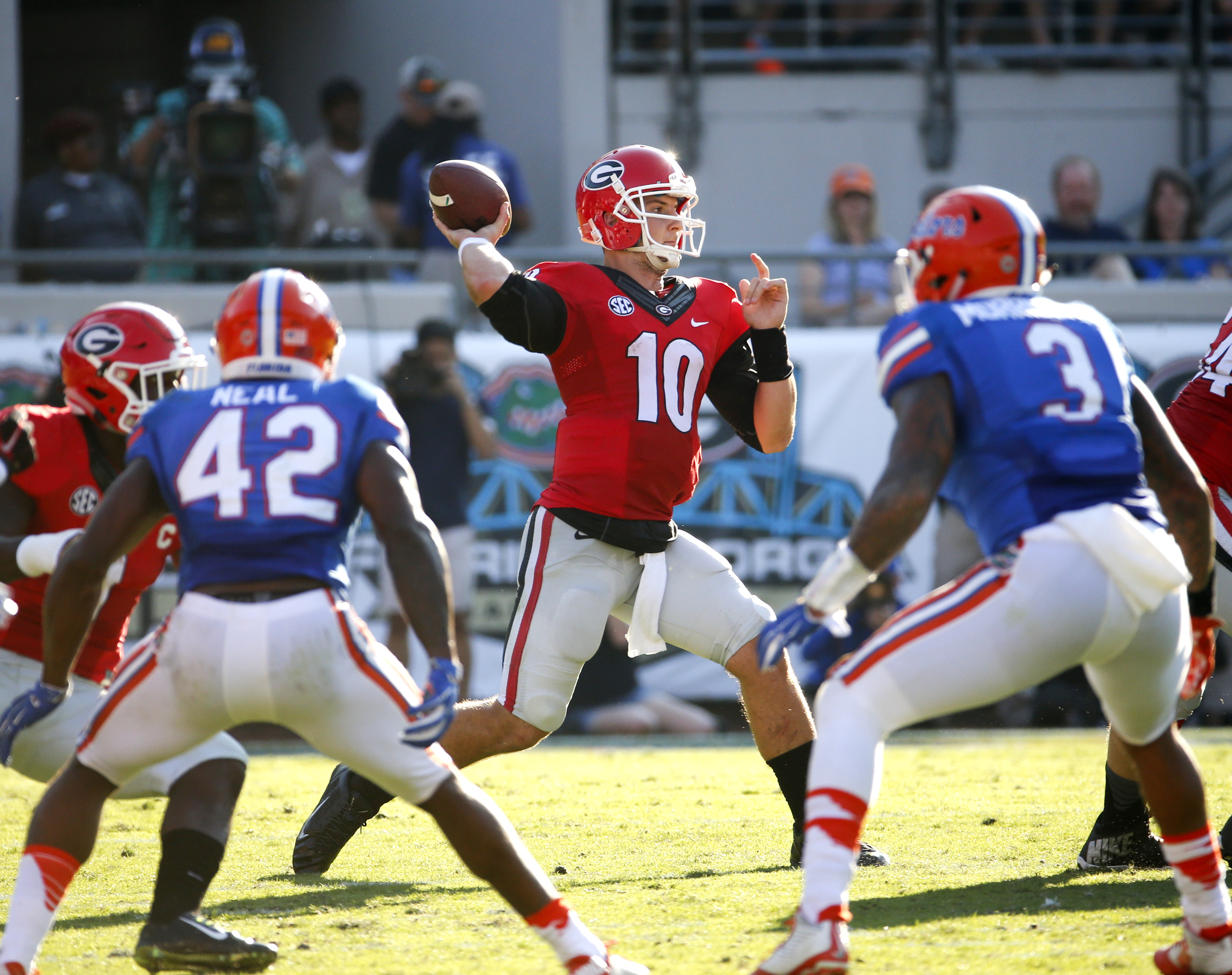 Georgia's Richt to again look at 'all possibilities' at QB