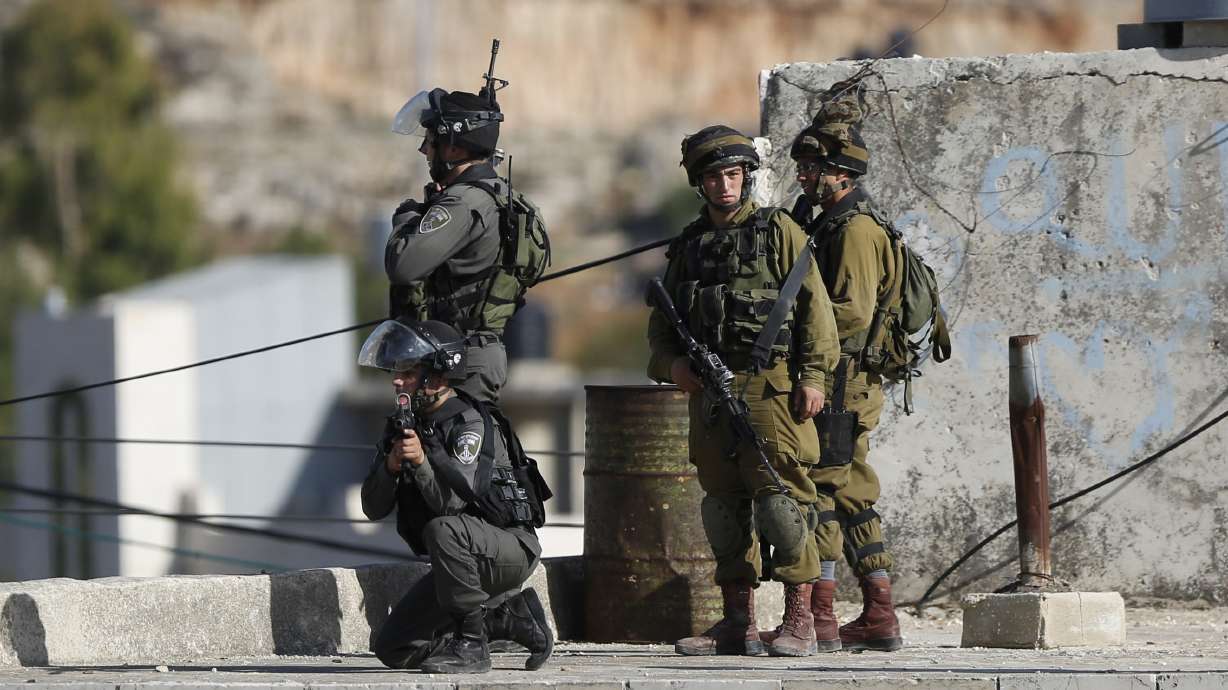 Palestinians stab 80-year-old woman, others in 2 attacks