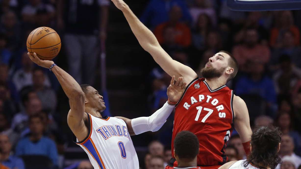 DeRozan, Raptors beat Thunder 103-98 to remain unbeaten