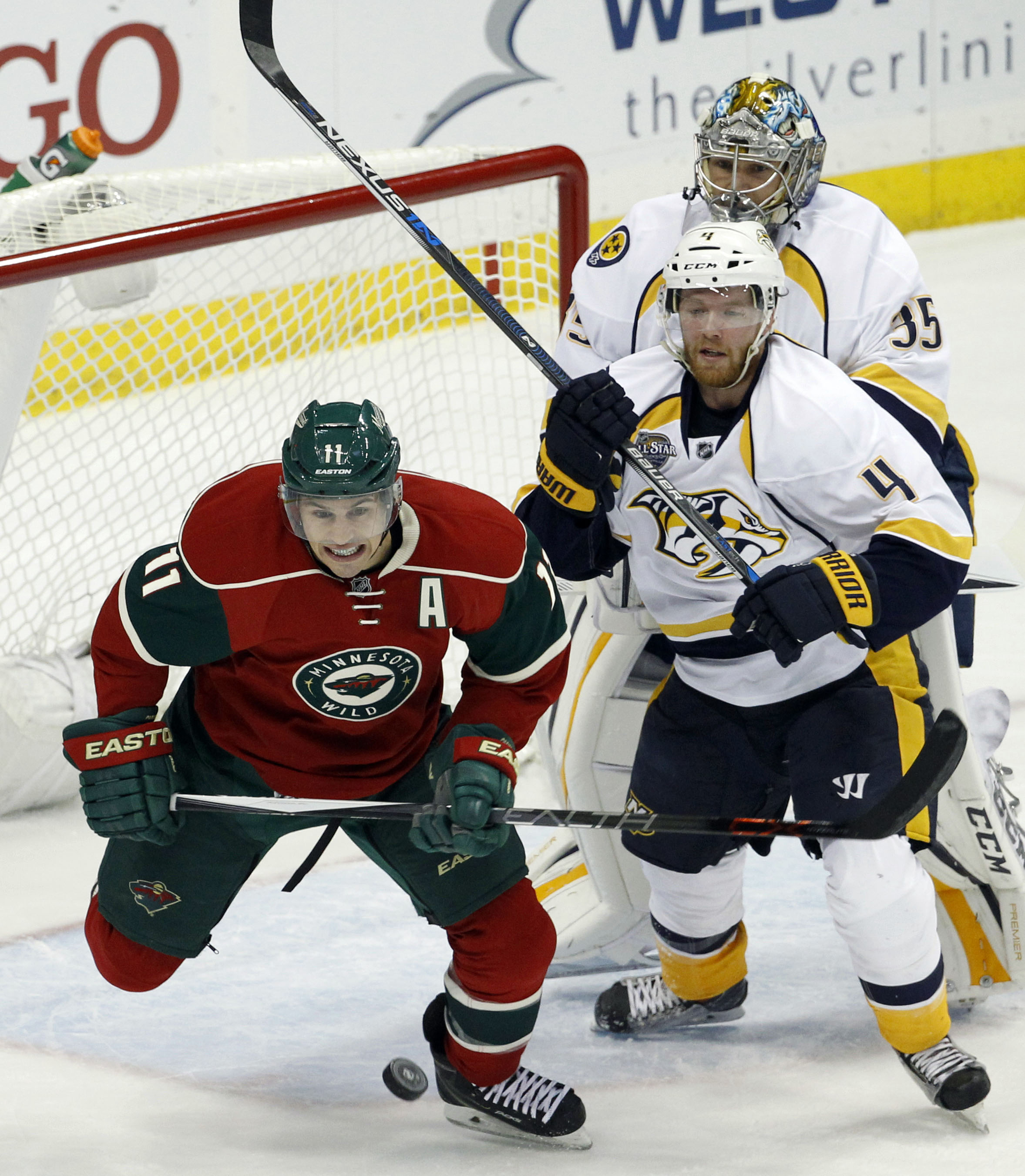 Parise hurt, Hodgson's goal lifts Predators over Wild 3-2