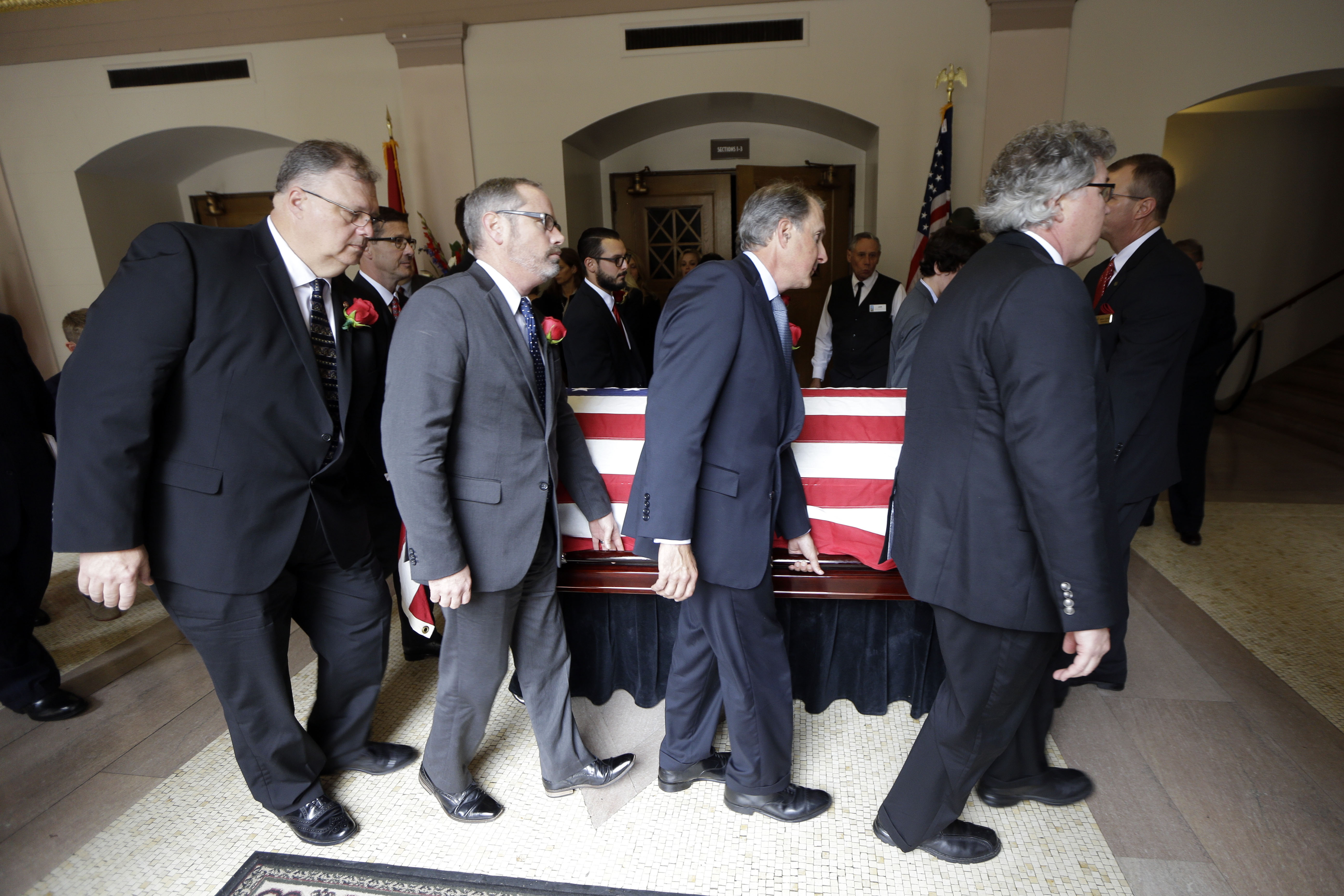 Actor-politician Fred Thompson remembered for wit, sincerity