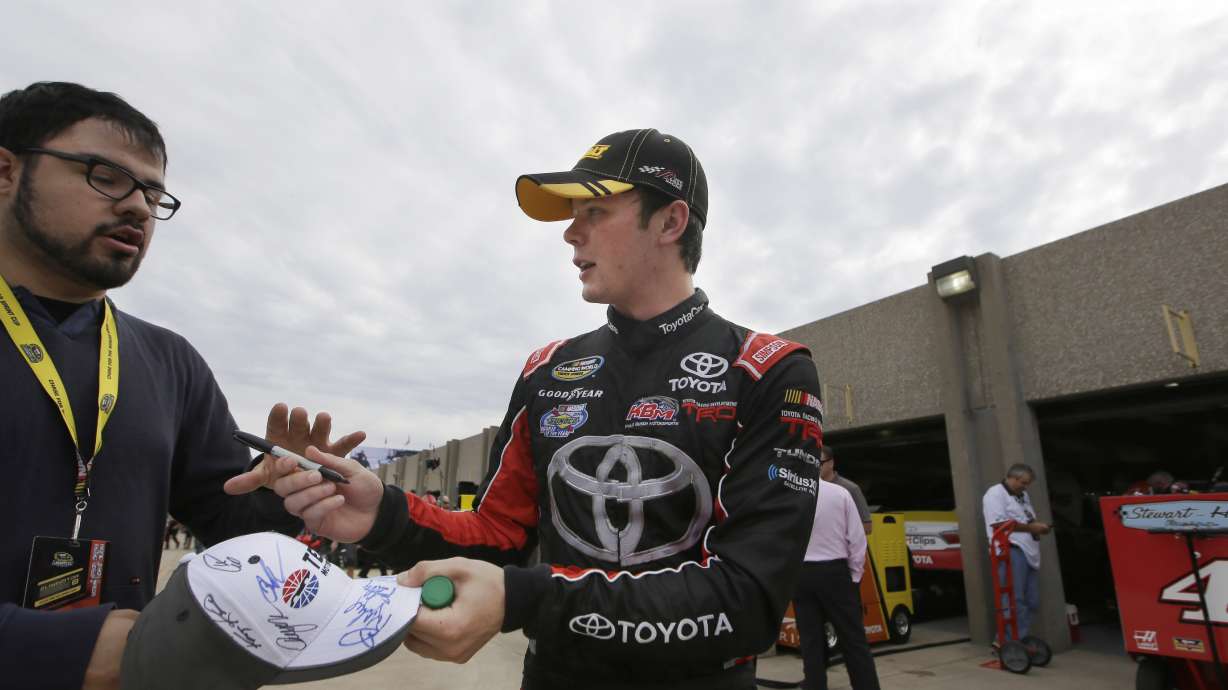 Erik Jones wins NASCAR Truck race at Texas