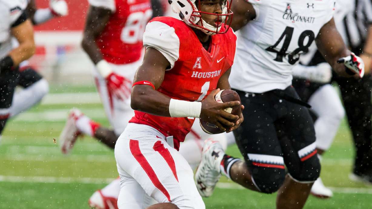 No. 18 Houston improves to 9-0, beats Cincinnati 33-30