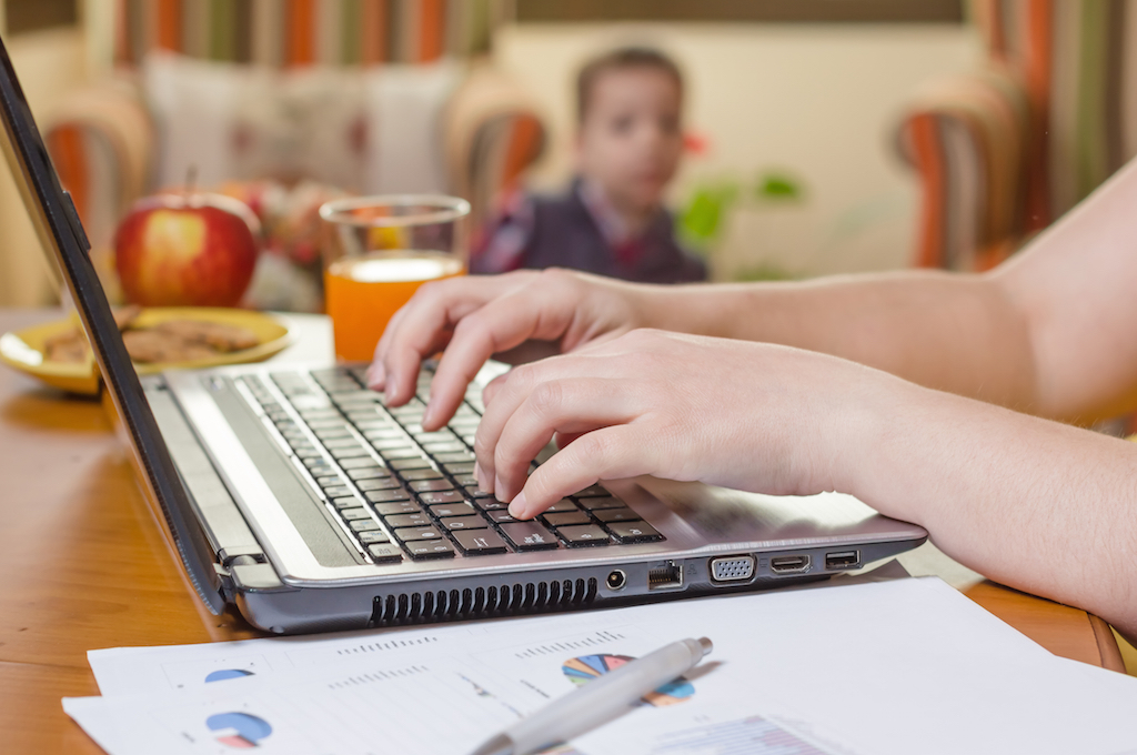 5 ways to smooth the transition from stay-at-home mom to work-at-home mom