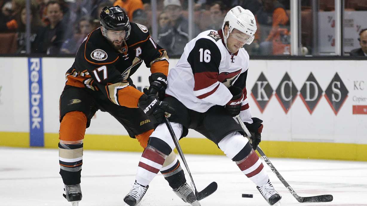 Mikkel Boedker's OT goal pushes Coyotes past Ducks, 4-3