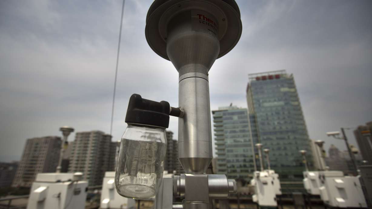 China's gray smog has a blue lining: Air improves this year