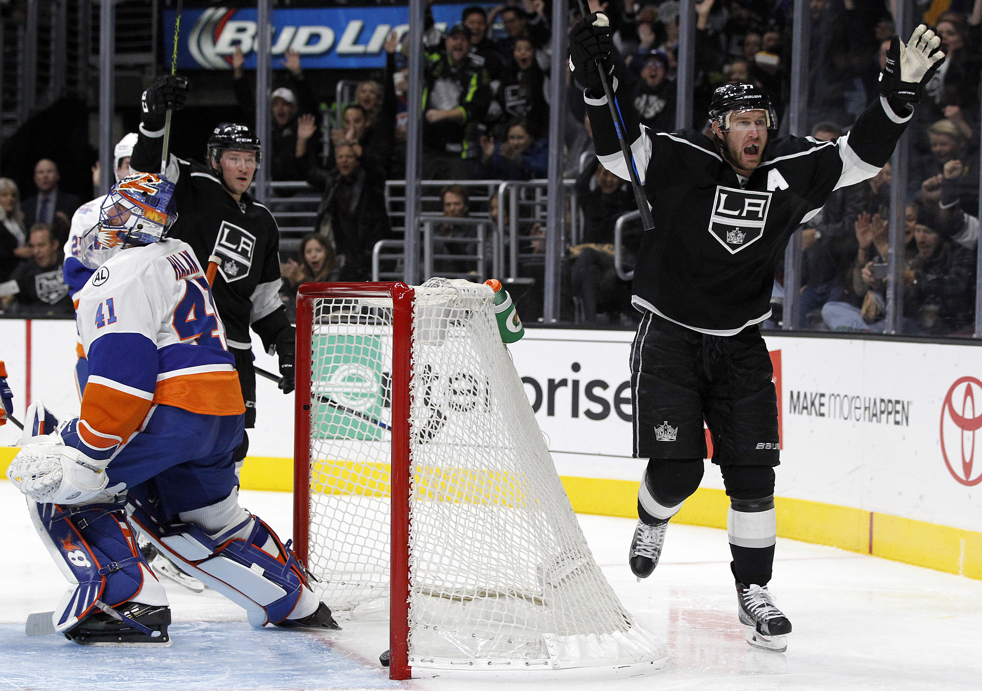 Enroth, Lucic star as LA Kings beat Islanders 2-1