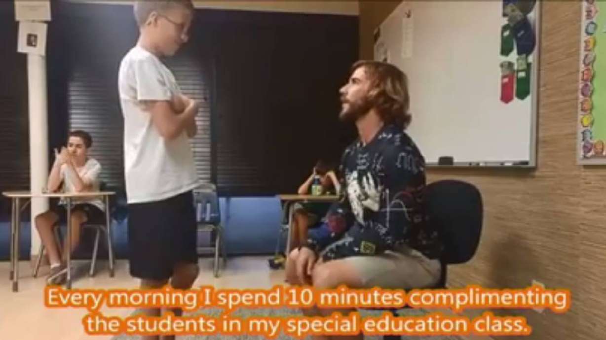 Special education teacher kicks off each day by complimenting students