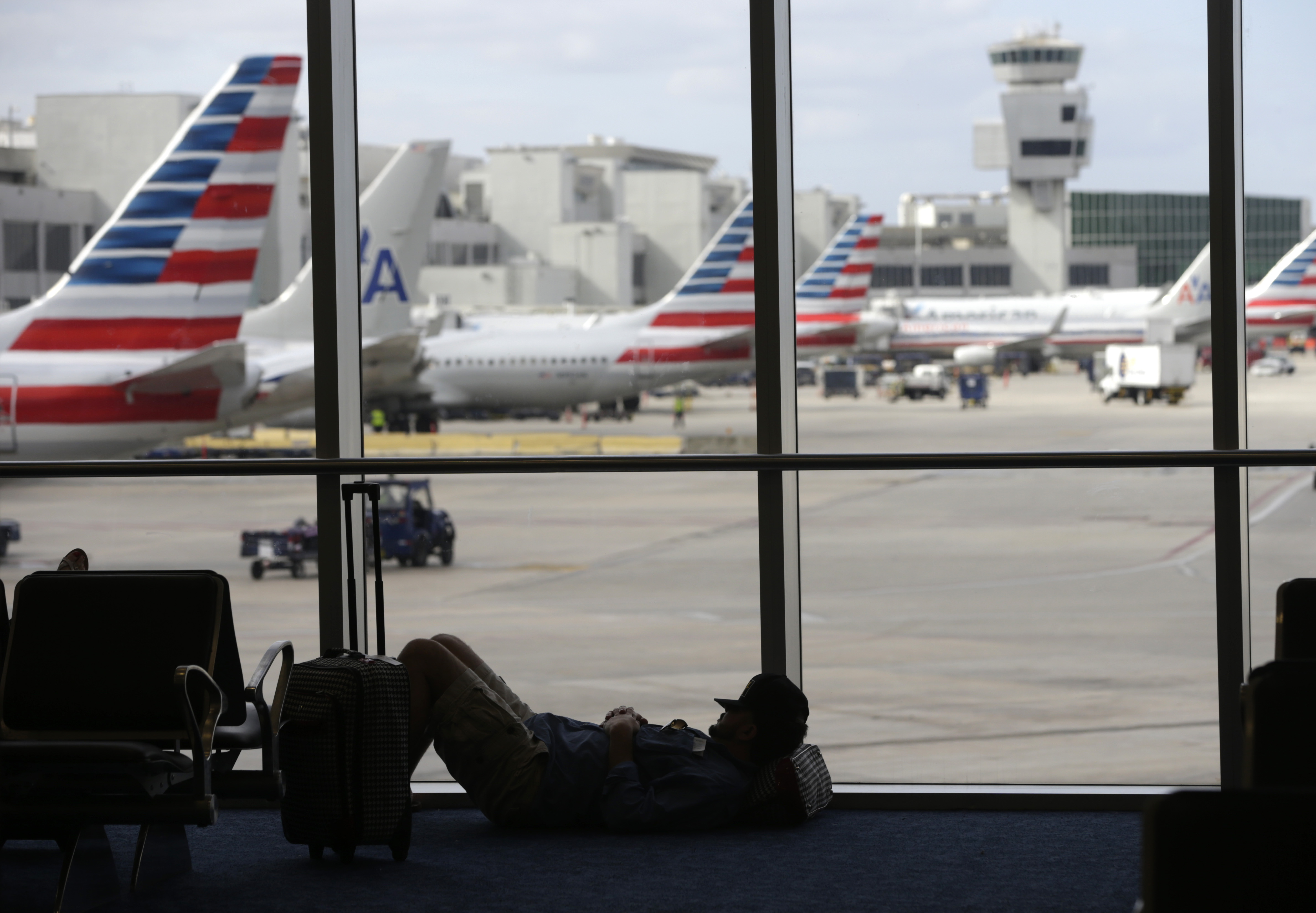Thanksgiving travel 2015: Cheap gas but fears of terrorism