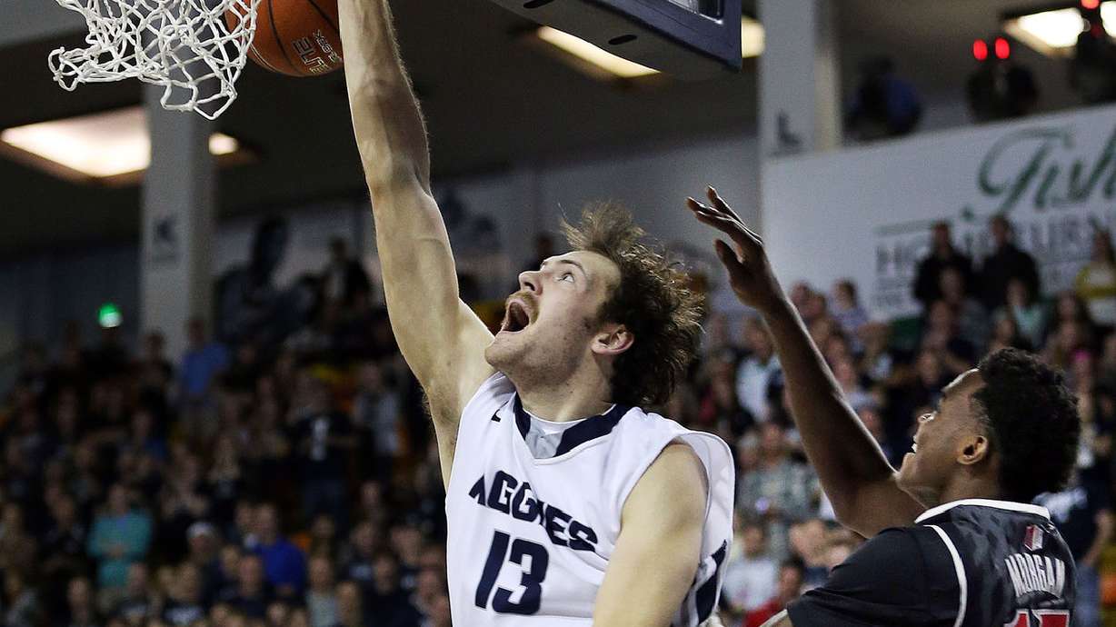 Utah State denies transfer of forward David Collette