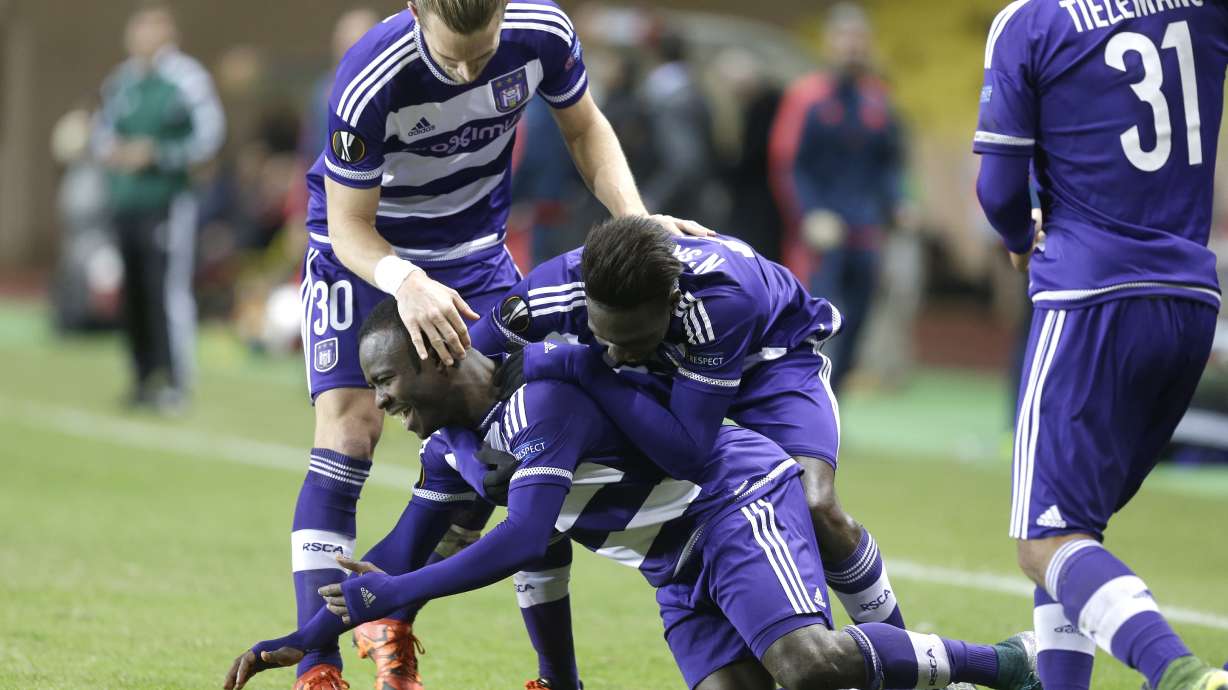 Kane goal leads Tottenham into Europa League last-32