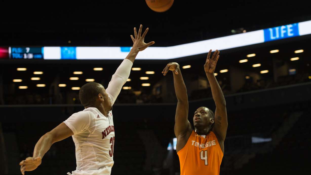 Nebraska beats Tennessee 82-71 in 3rd place game at Barclays