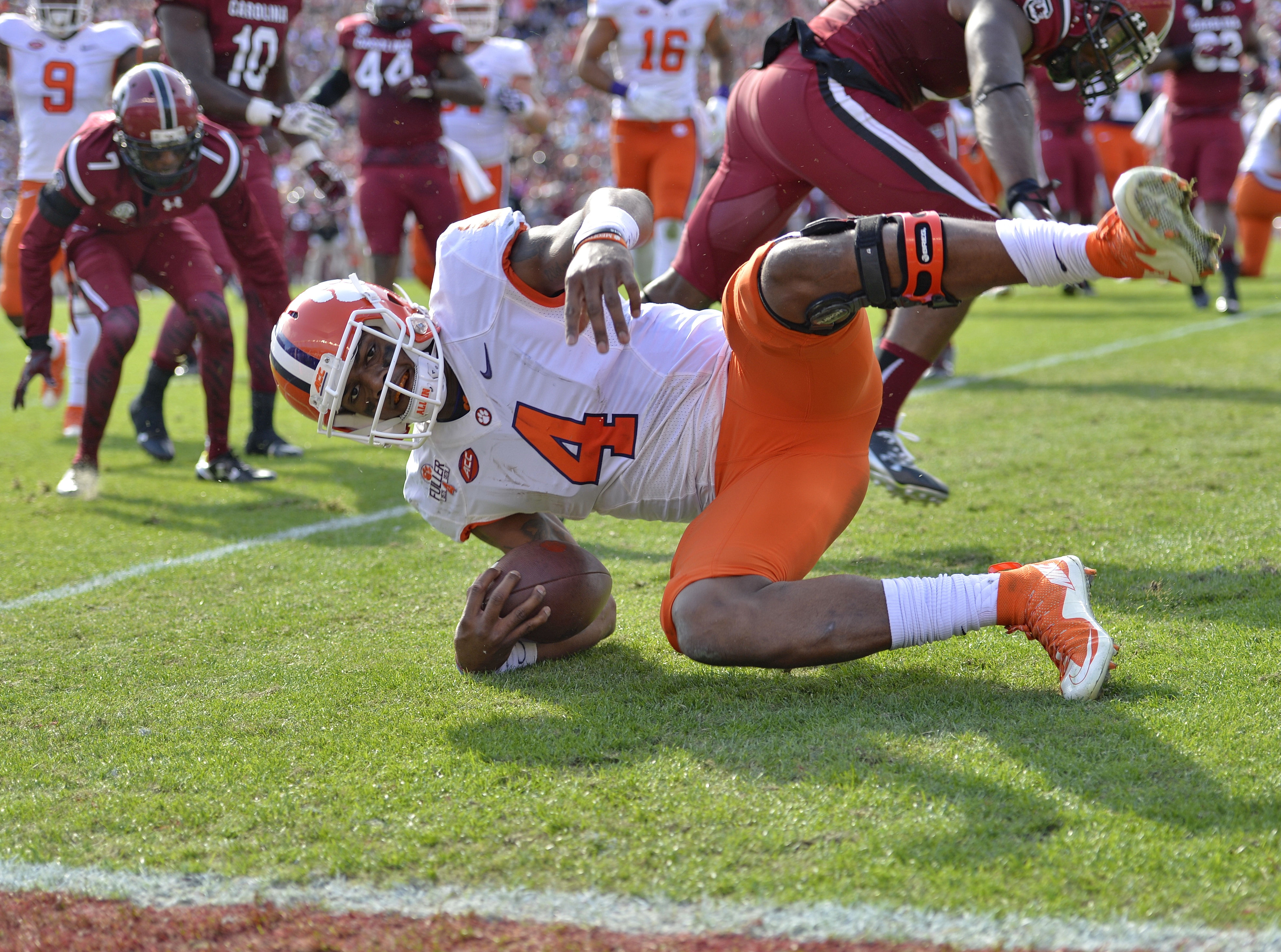 Watson's 4 TDs lead No. 1 Clemson to 37-32 victory