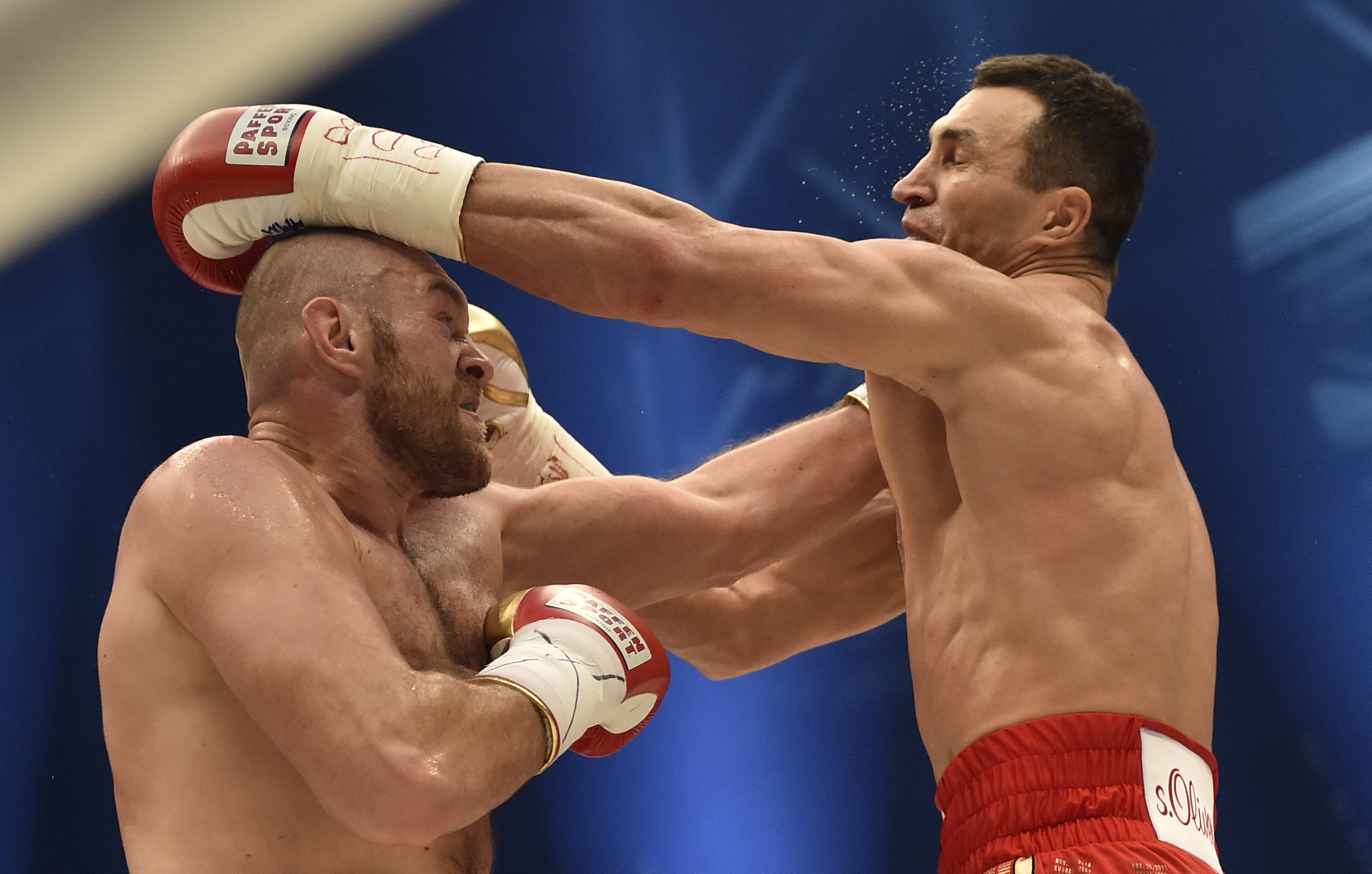 Tyson Fury ends Wladimir Klitschko's heavyweight reign
