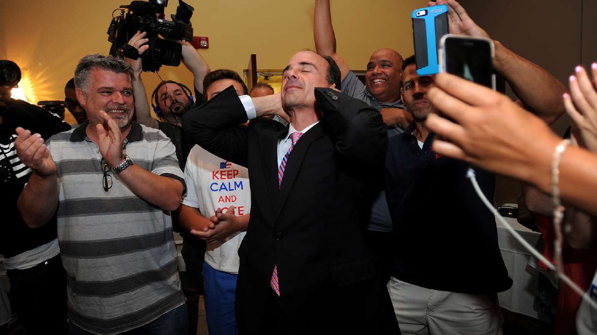 Ex-Connecticut mayor returns to office after prison stint