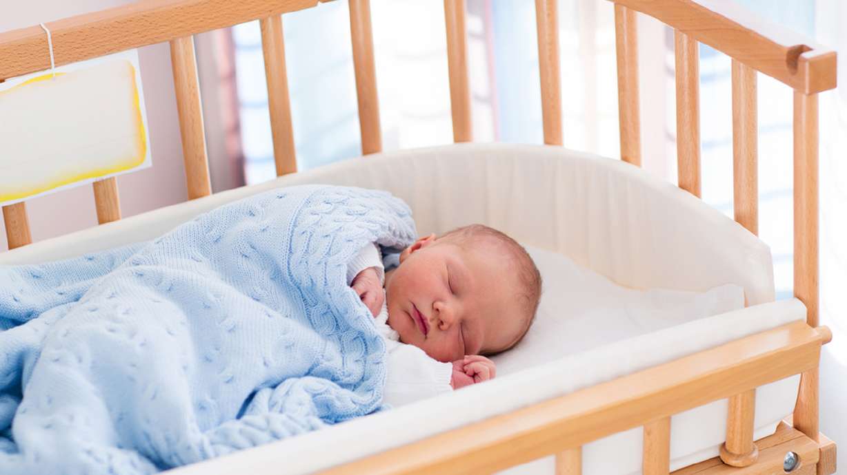 Stop using crib bumpers, doctors say