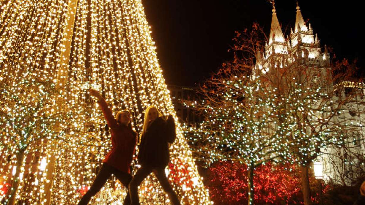 2015 guide to Christmas lights, Santa and holiday fun around Utah