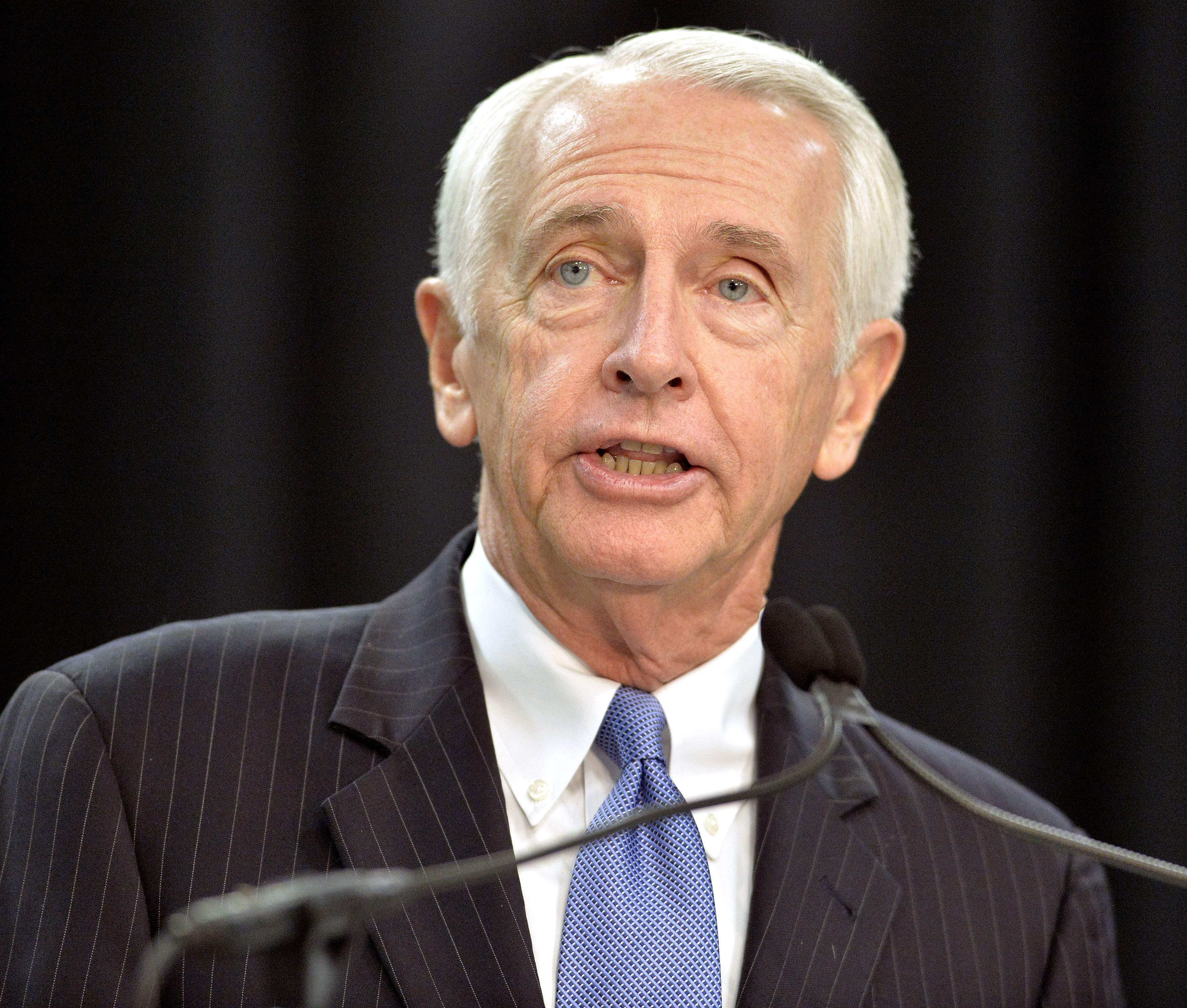 Ford adding 2,000 jobs to make 2017 aluminum-body Super Duty