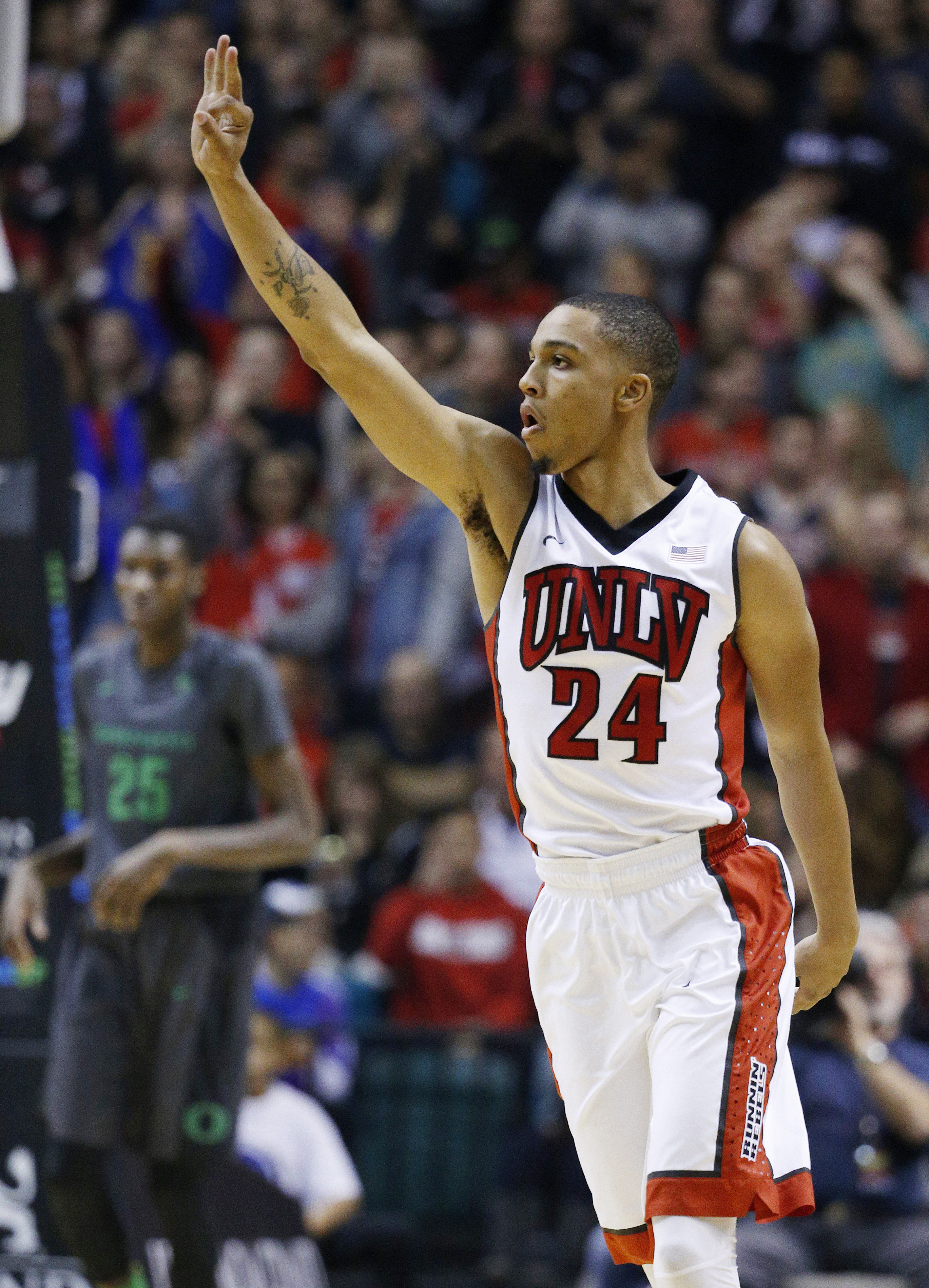 Nwamu helps UNLV beat No. 15 Oregon 80-69