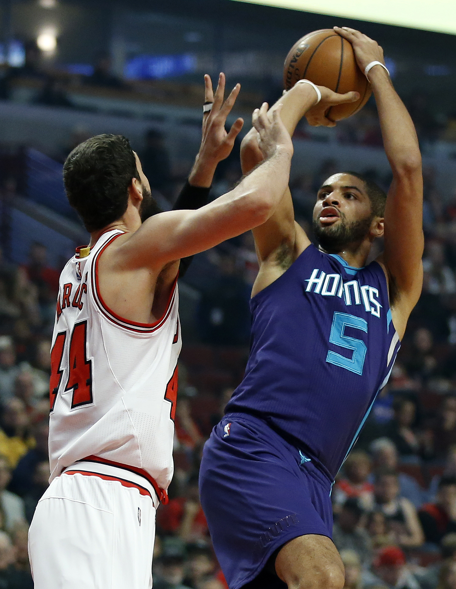 Batum scores 24 as Hornets beat Bulls 102-96