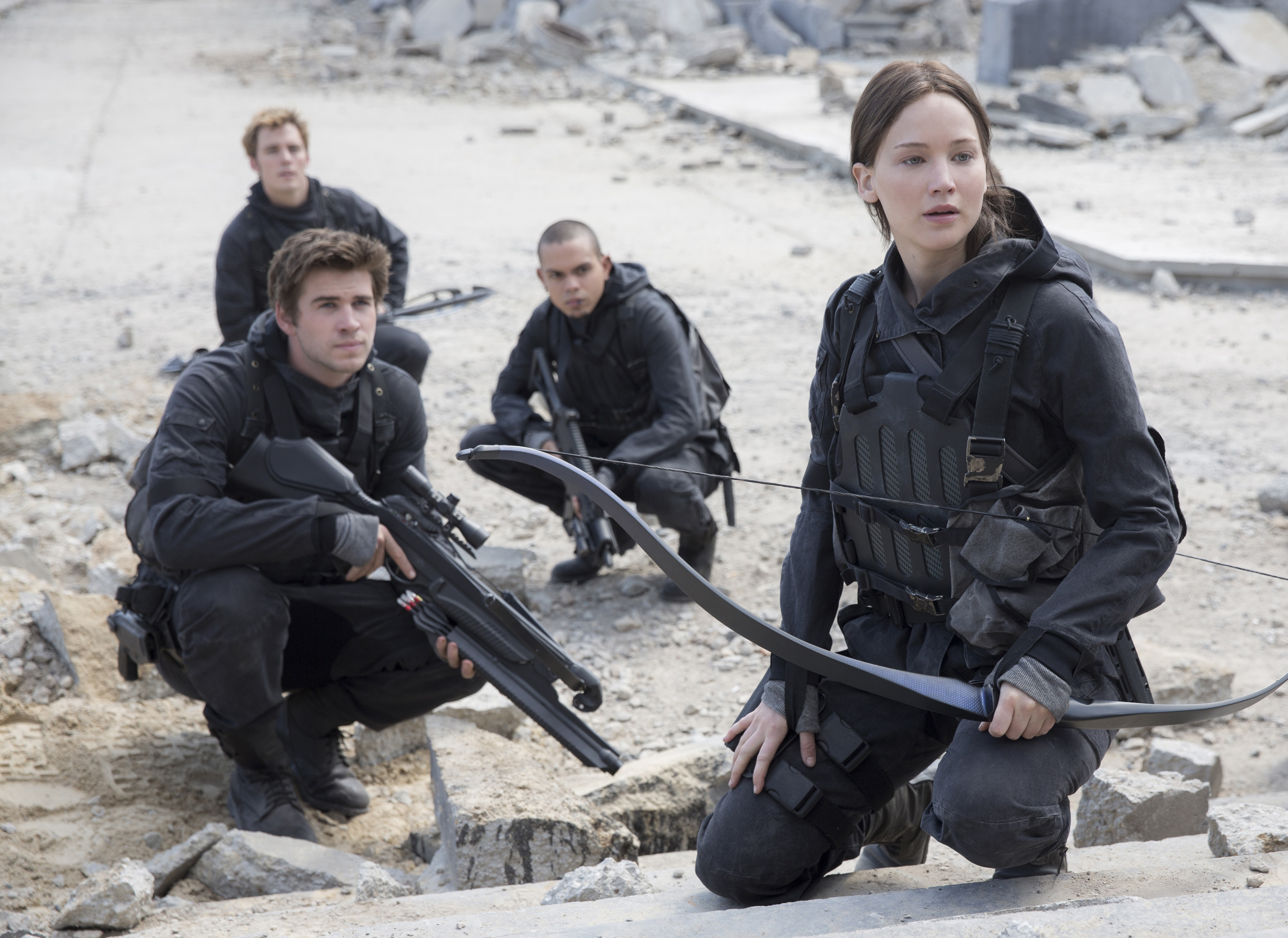 'Hunger Games' finale fends off spooky 'Krampus' flick