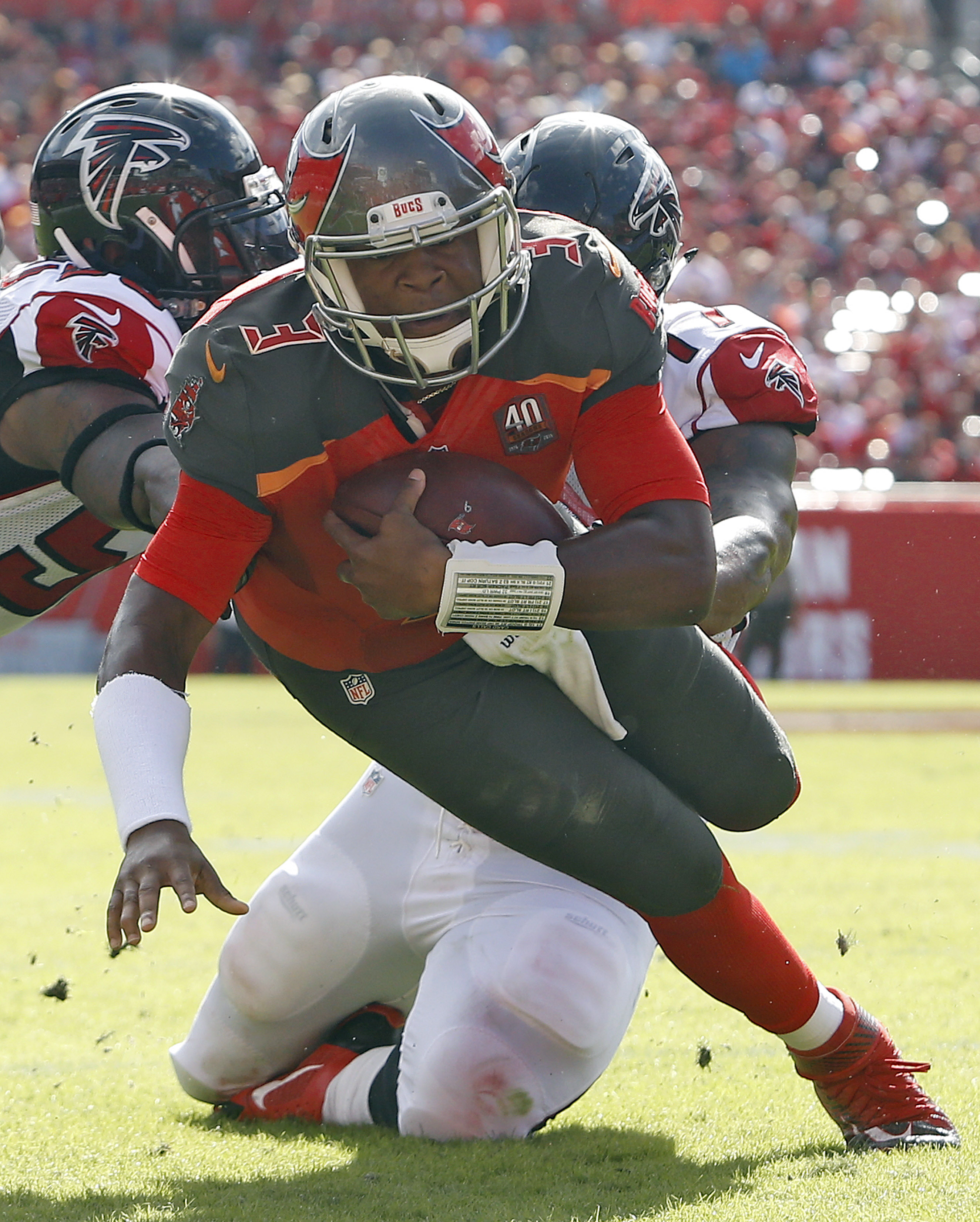 Winston's late TD pass lifts Buccaneers over Falcons 23-19