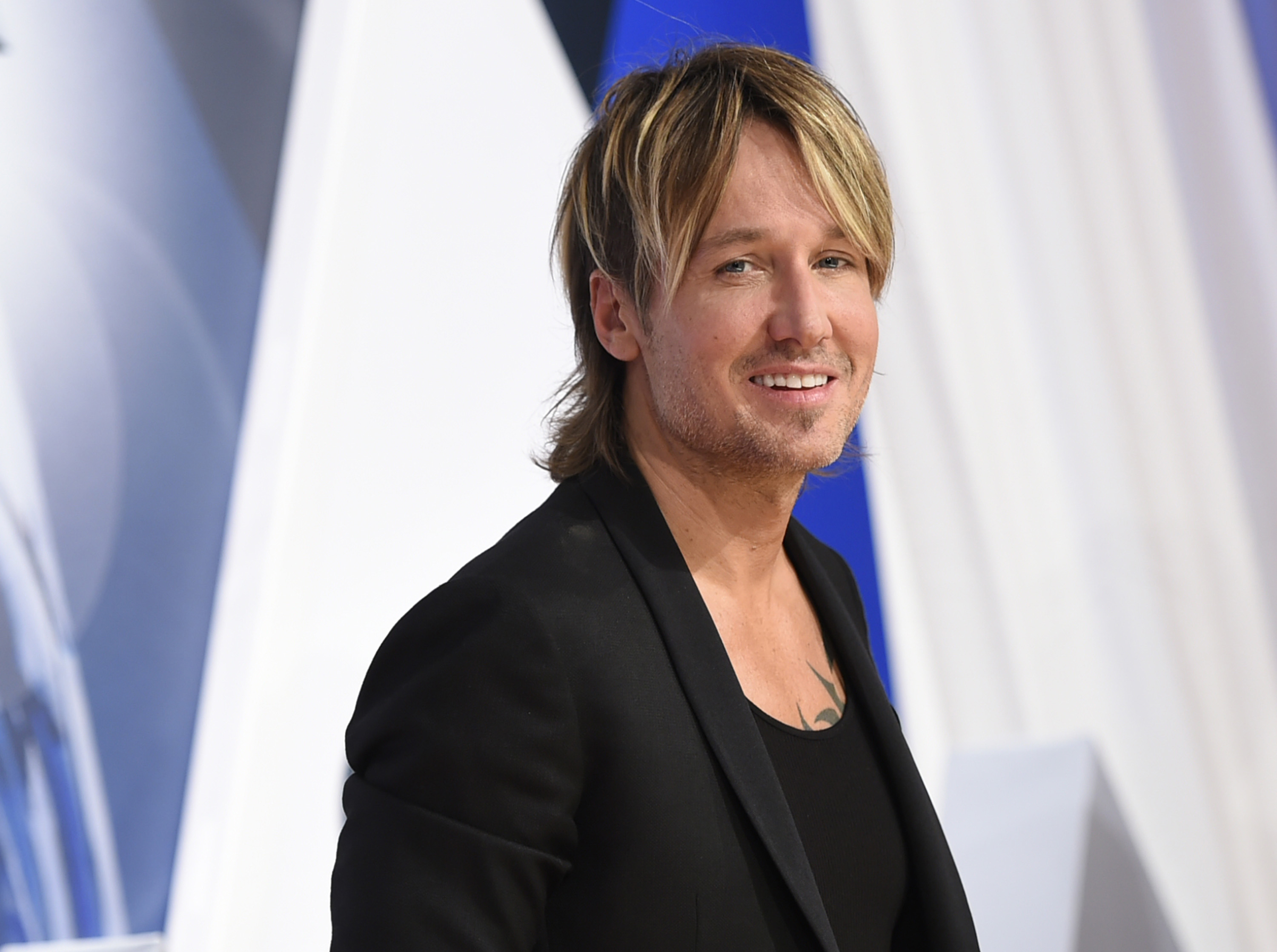 Country star Keith Urban mourns loss of father