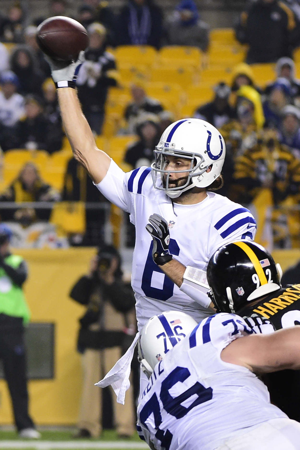 Indianapolis expects Hasselbeck to play with injured rib