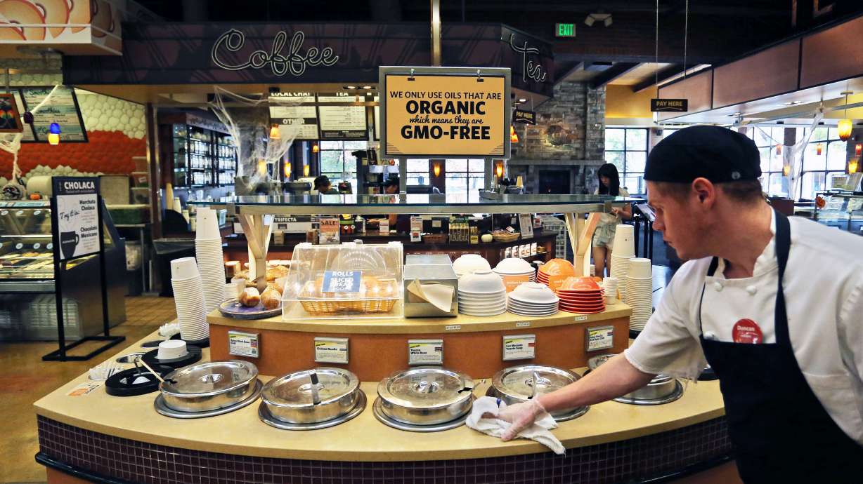 Food industry pushing halt to GMO labeling by end of year